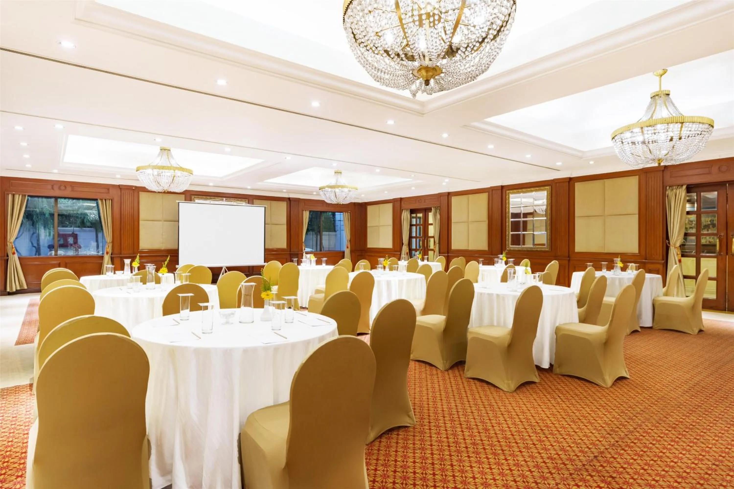 Banquet/Function facilities in Radisson Hotel Varanasi