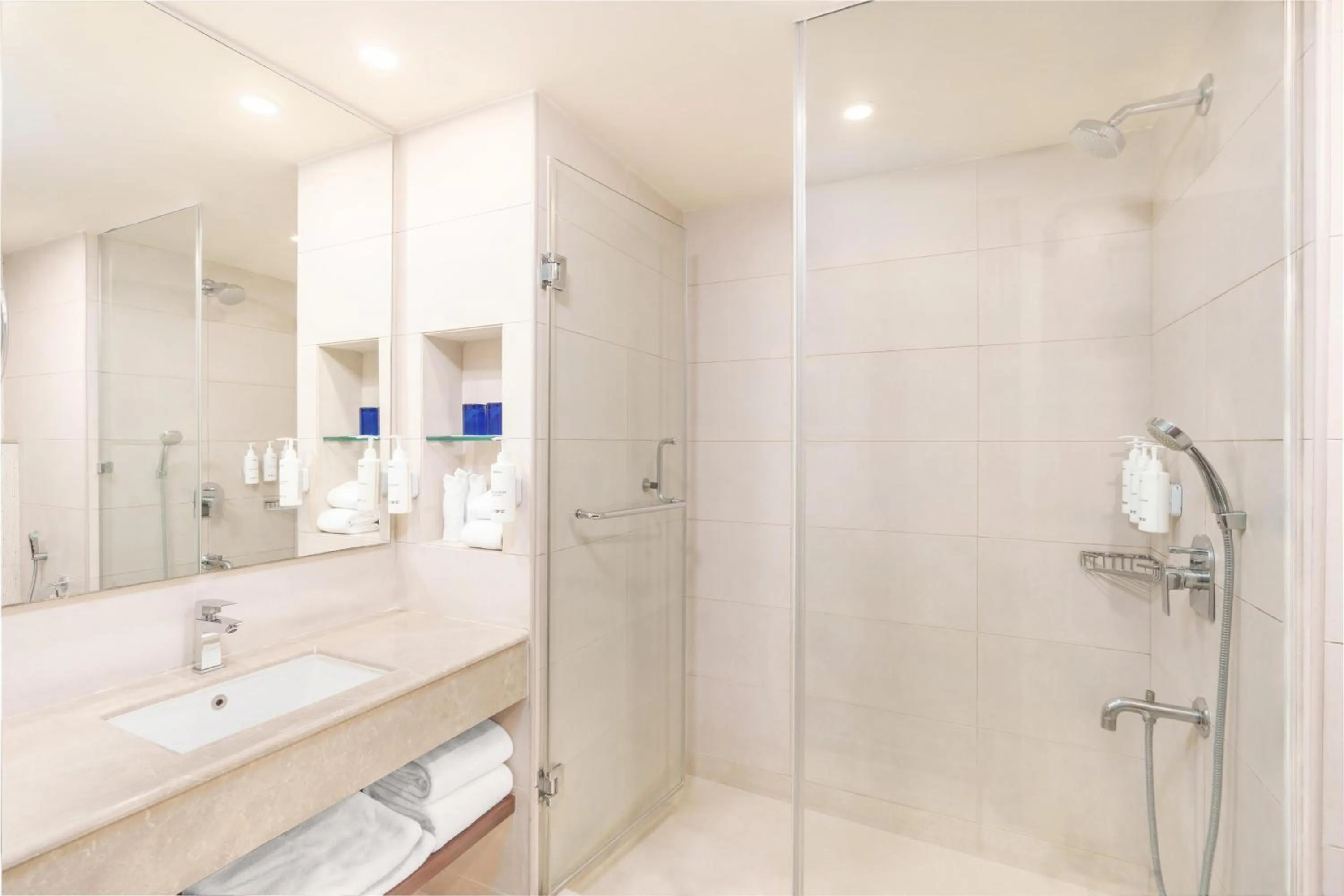 Bedroom in Radisson Hotel Varanasi