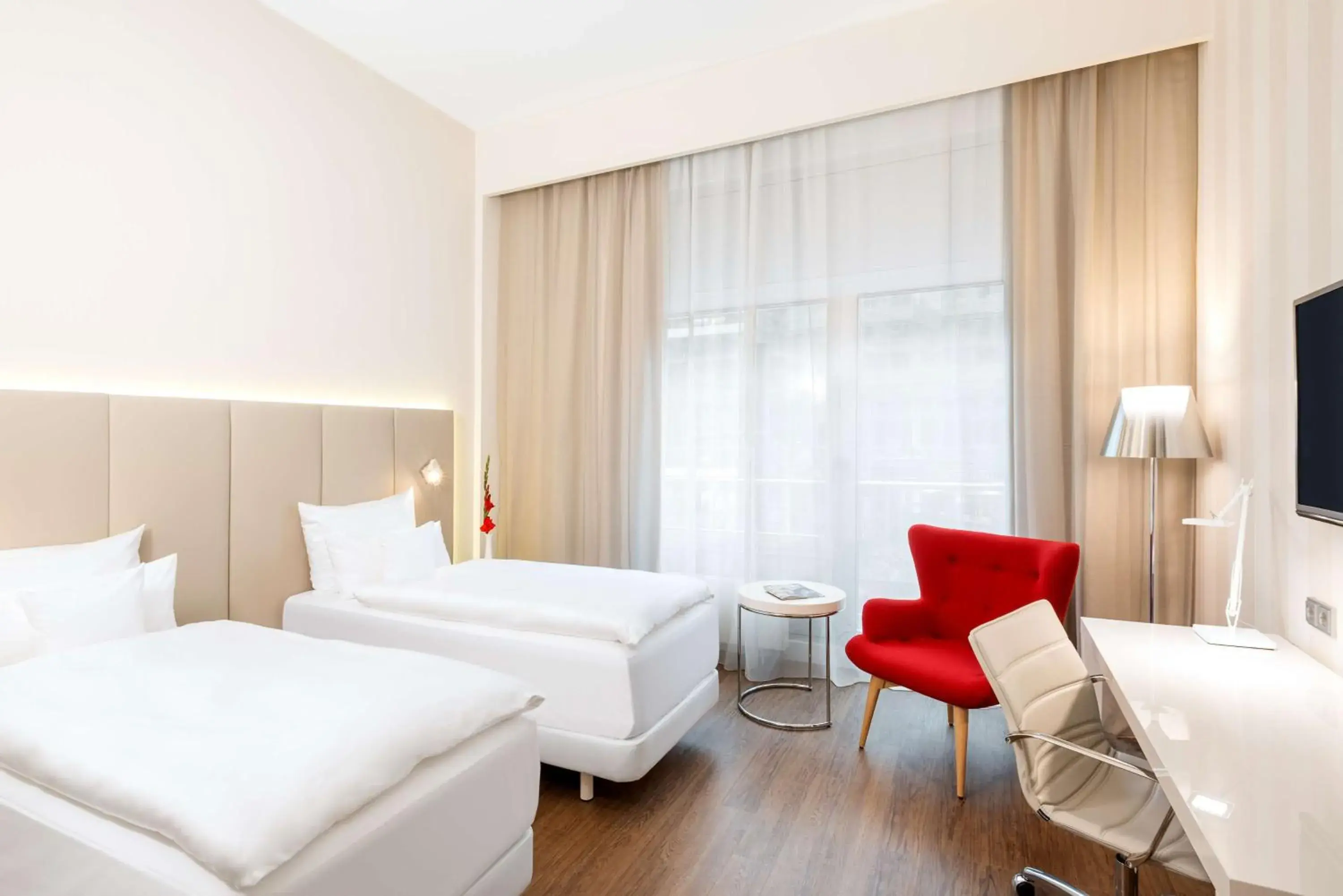 Superior Double or Twin Room in NH Collection Berlin Mitte Friedrichstrasse Superior Double or Twin Room in NH Collection Berlin Mitte Friedrichstrasse
