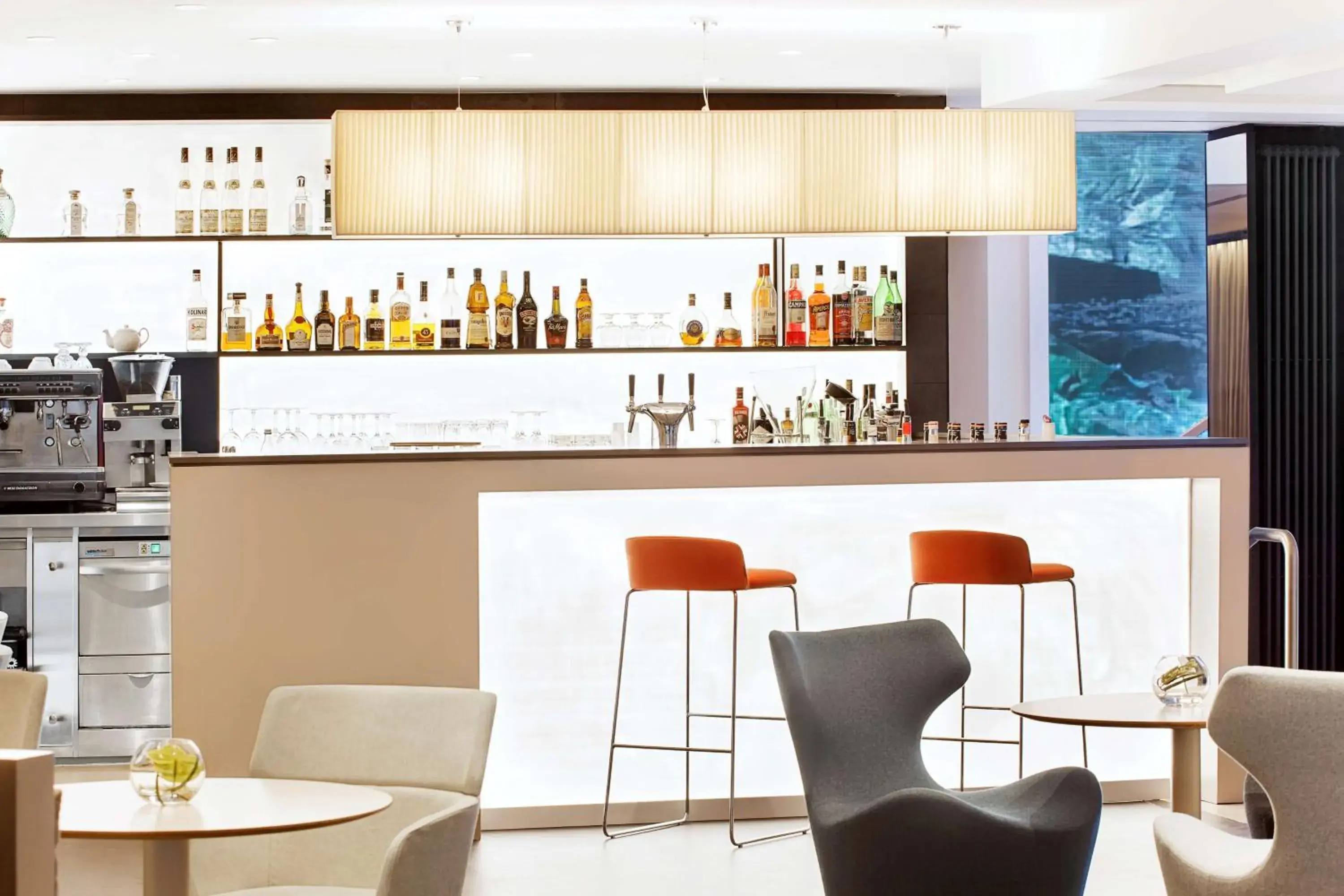 Lounge or bar in NH Collection Berlin Mitte Friedrichstrasse Lounge or bar in NH Collection Berlin Mitte Friedrichstrasse