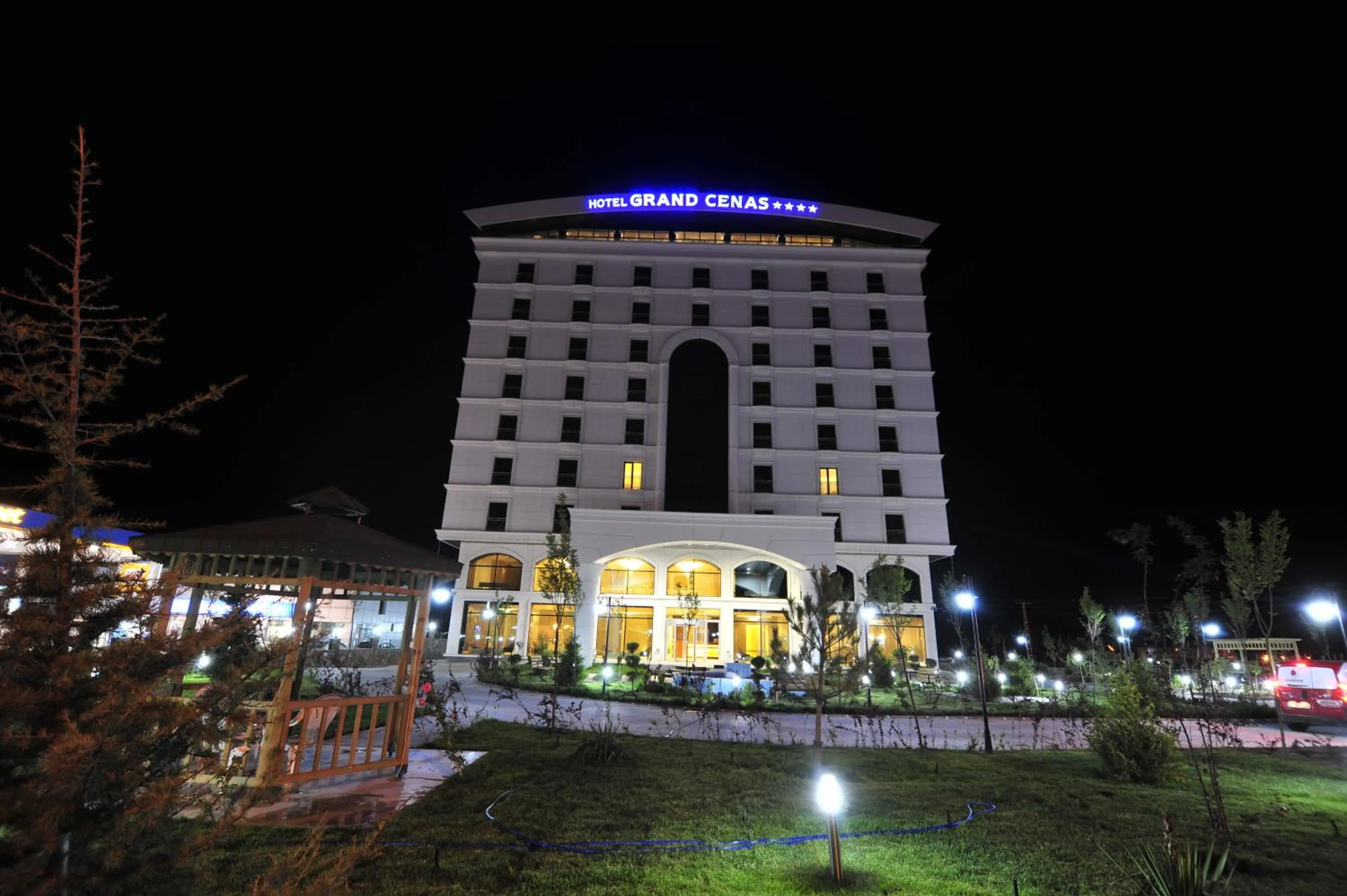 Property building in Grand Cenas Hotel