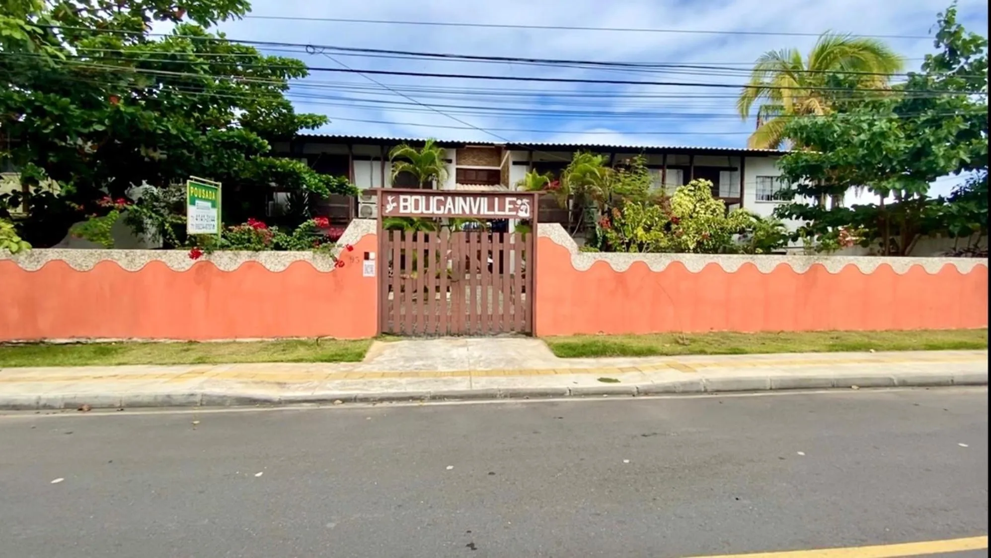 Facade/entrance in EcoVila-Zen Bougainville - Hotel Pousada