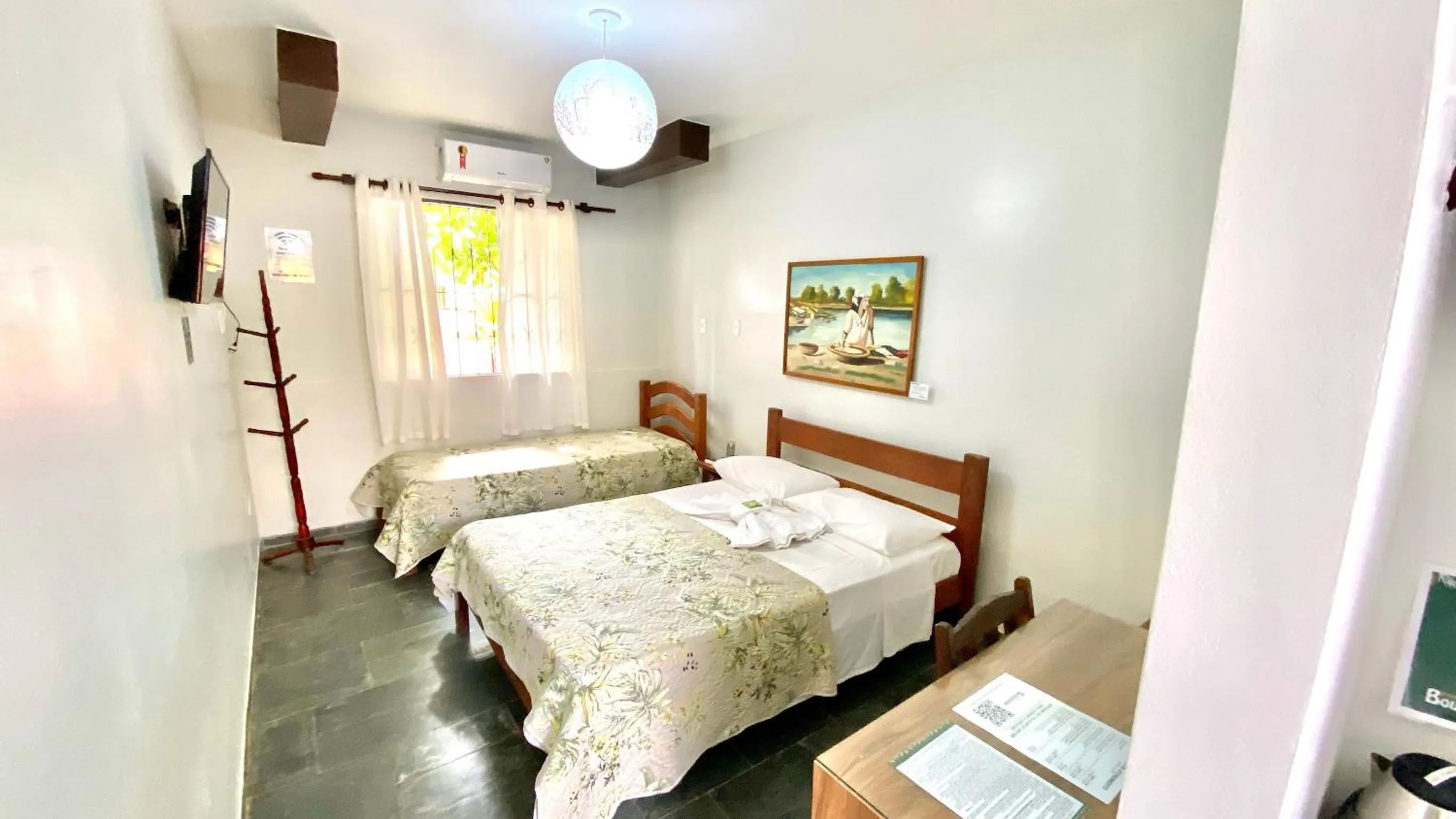 Photo of the whole room, Bed in EcoVila-Zen Bougainville - Hotel Pousada
