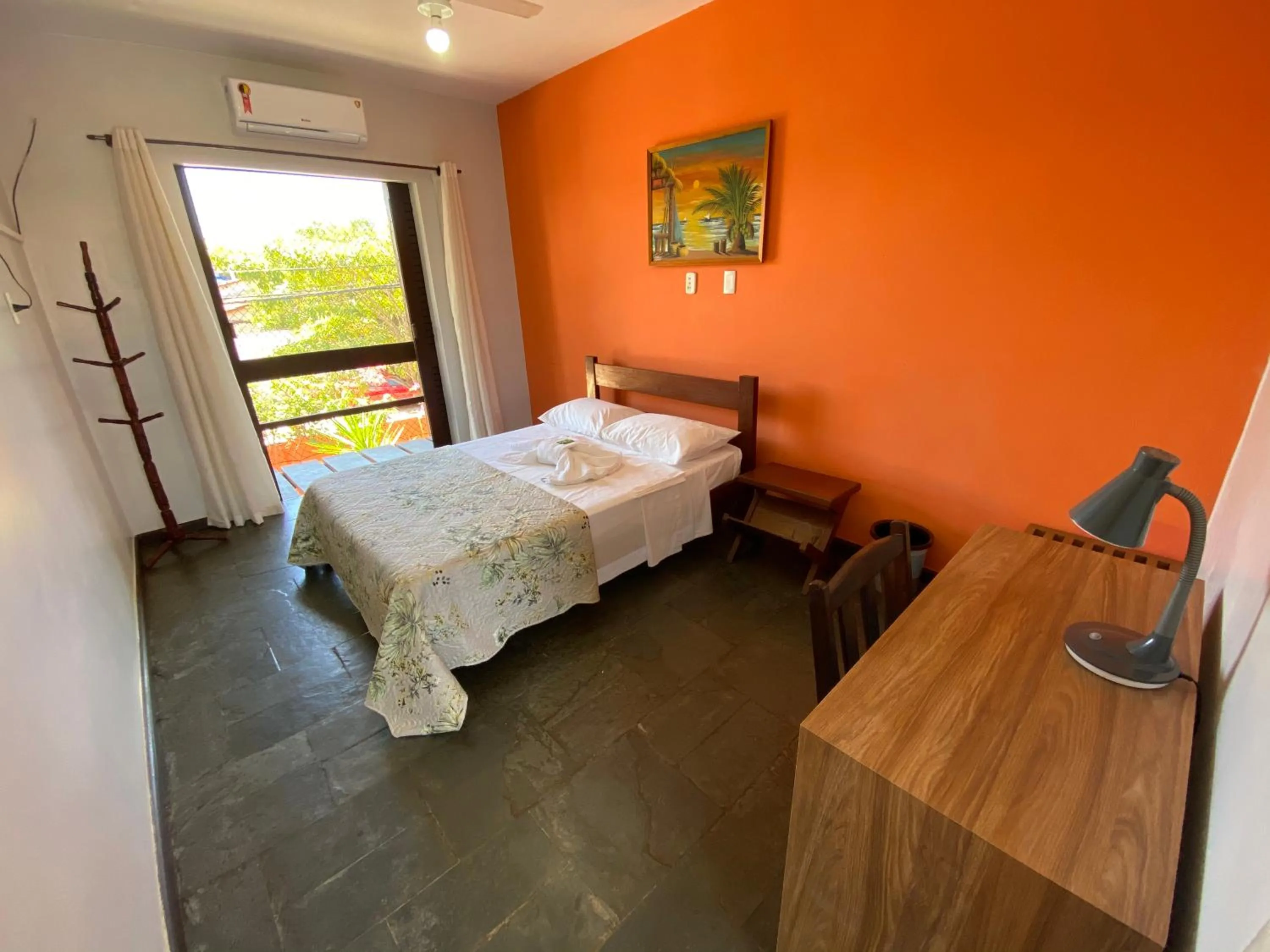 Photo of the whole room, Bed in EcoVila-Zen Bougainville - Hotel Pousada