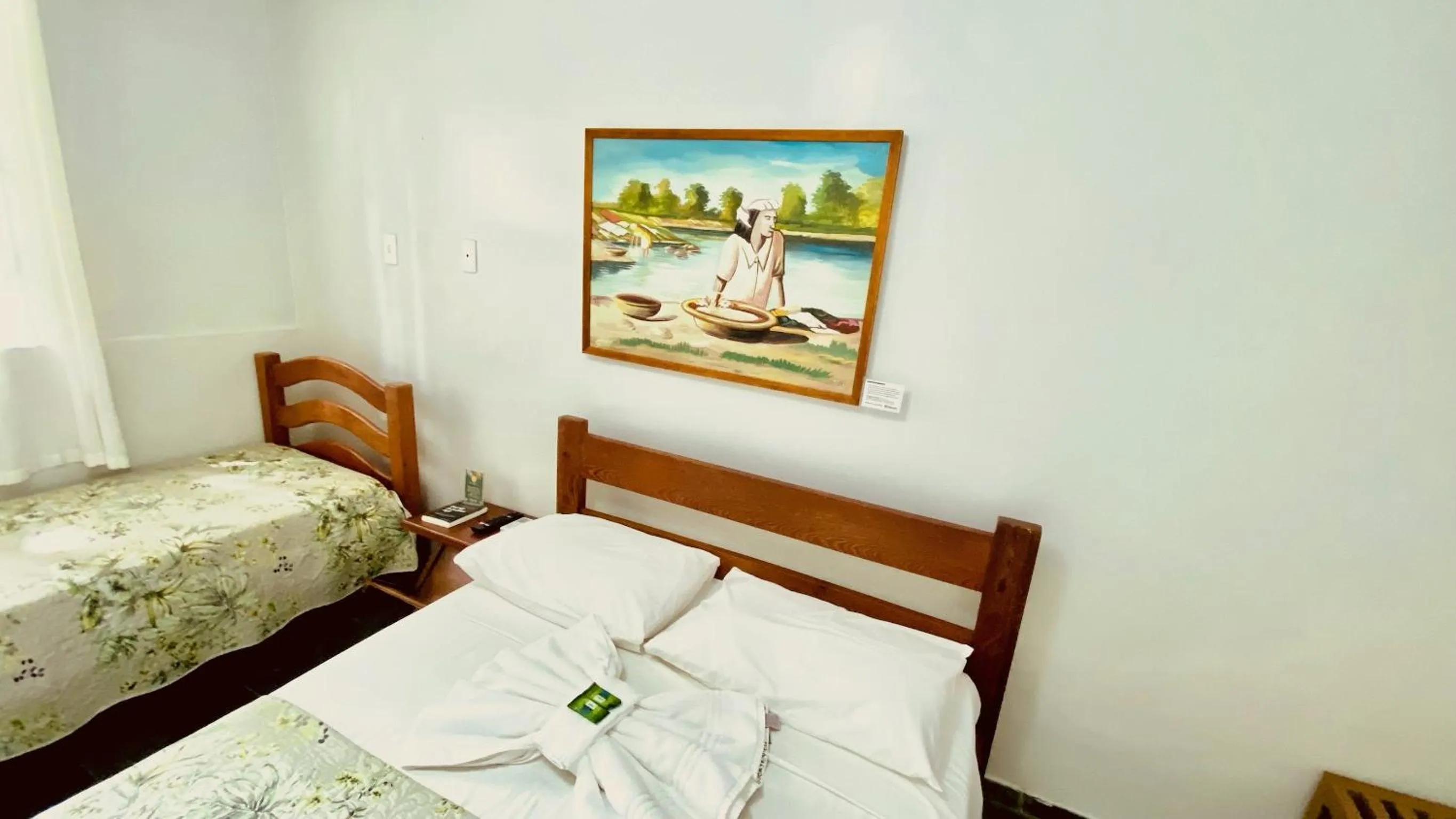 Photo of the whole room, Bed in EcoVila-Zen Bougainville - Hotel Pousada