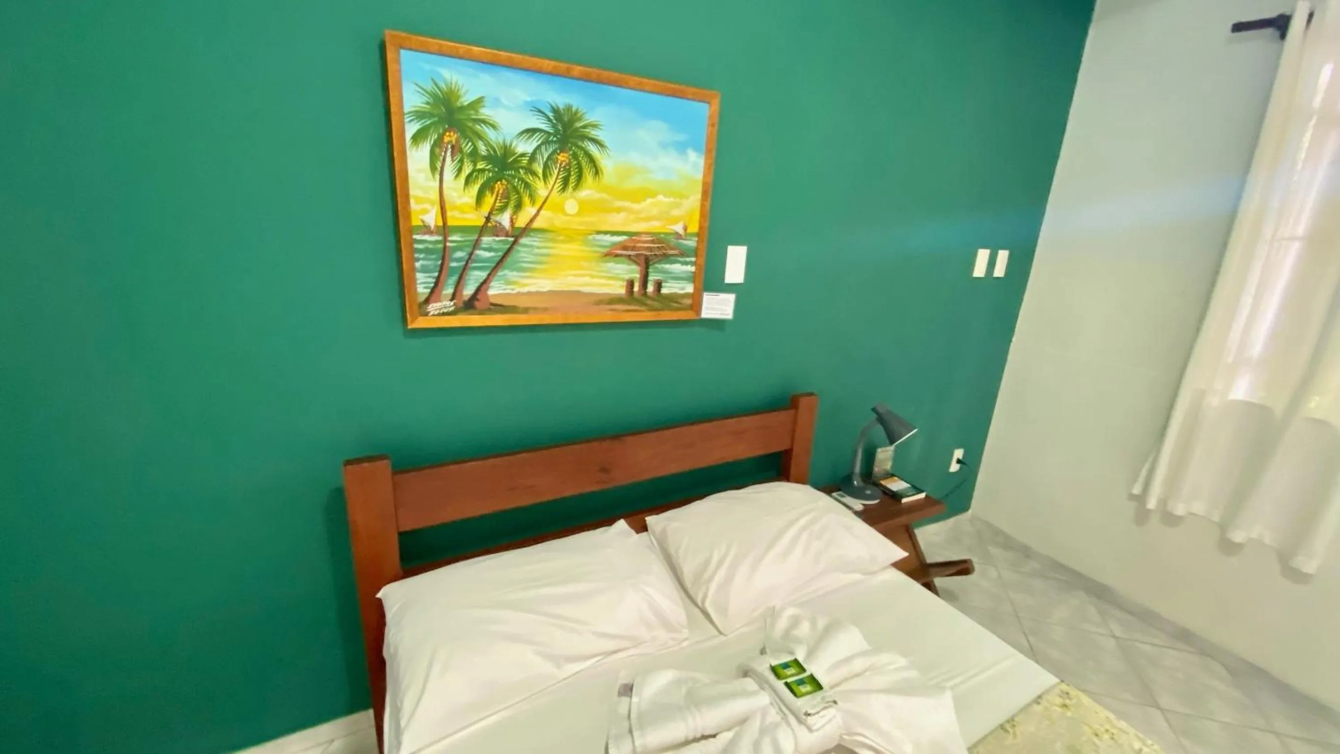 Photo of the whole room, Bed in EcoVila-Zen Bougainville - Hotel Pousada