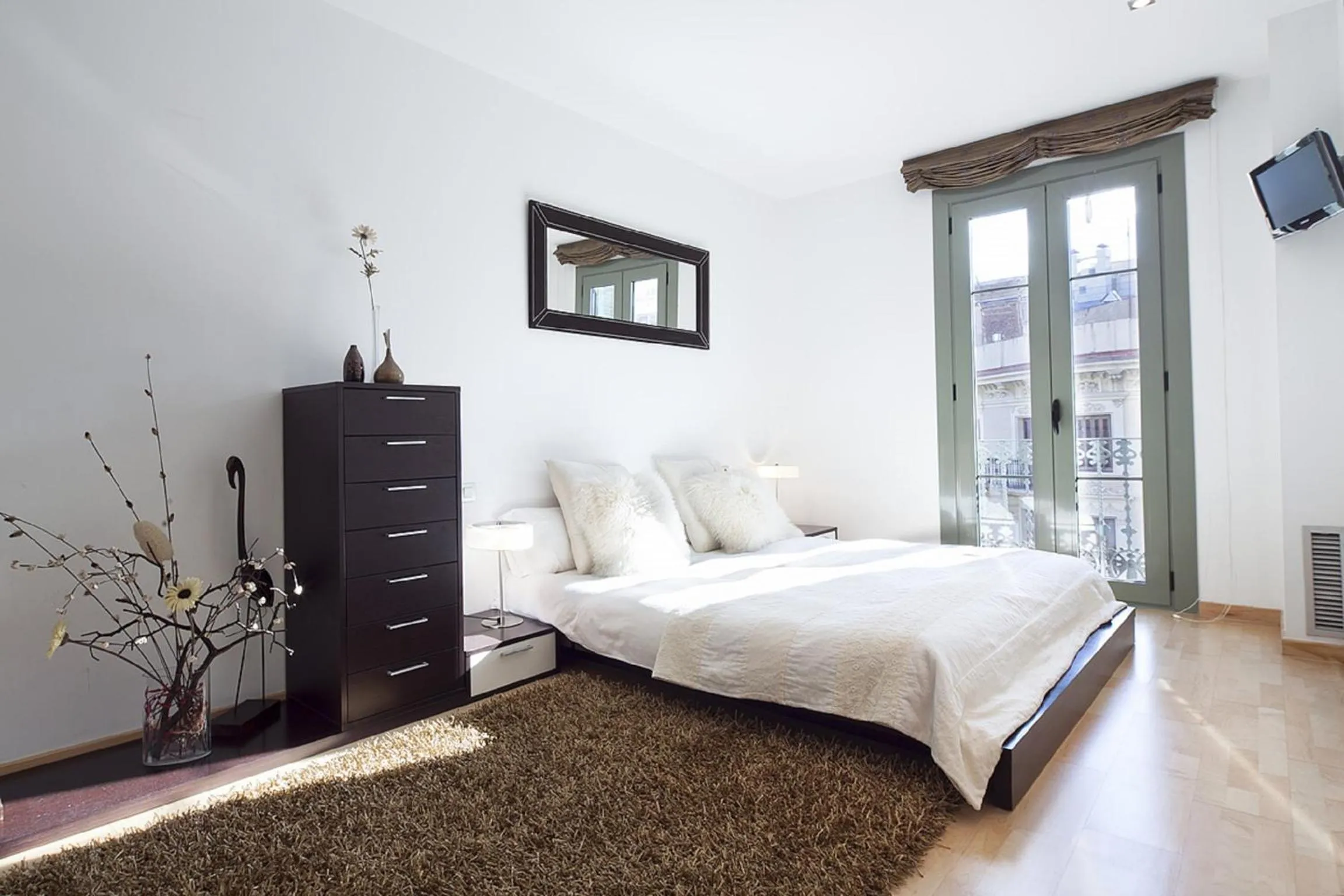 Bedroom, Bed in You Stylish El Born Apartments