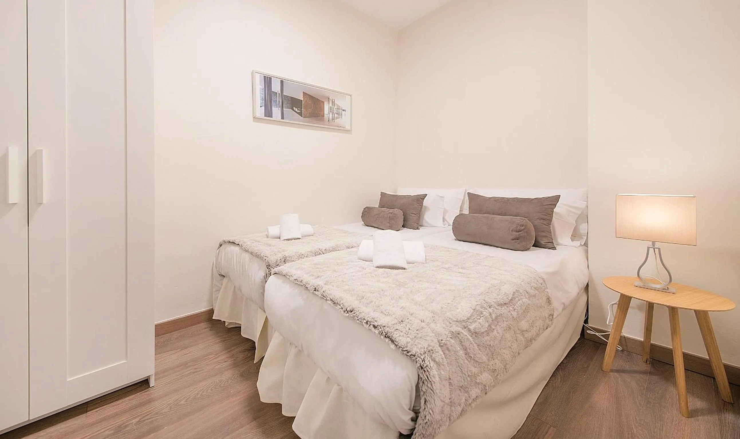 Bedroom, Bed in You Stylish El Born Apartments