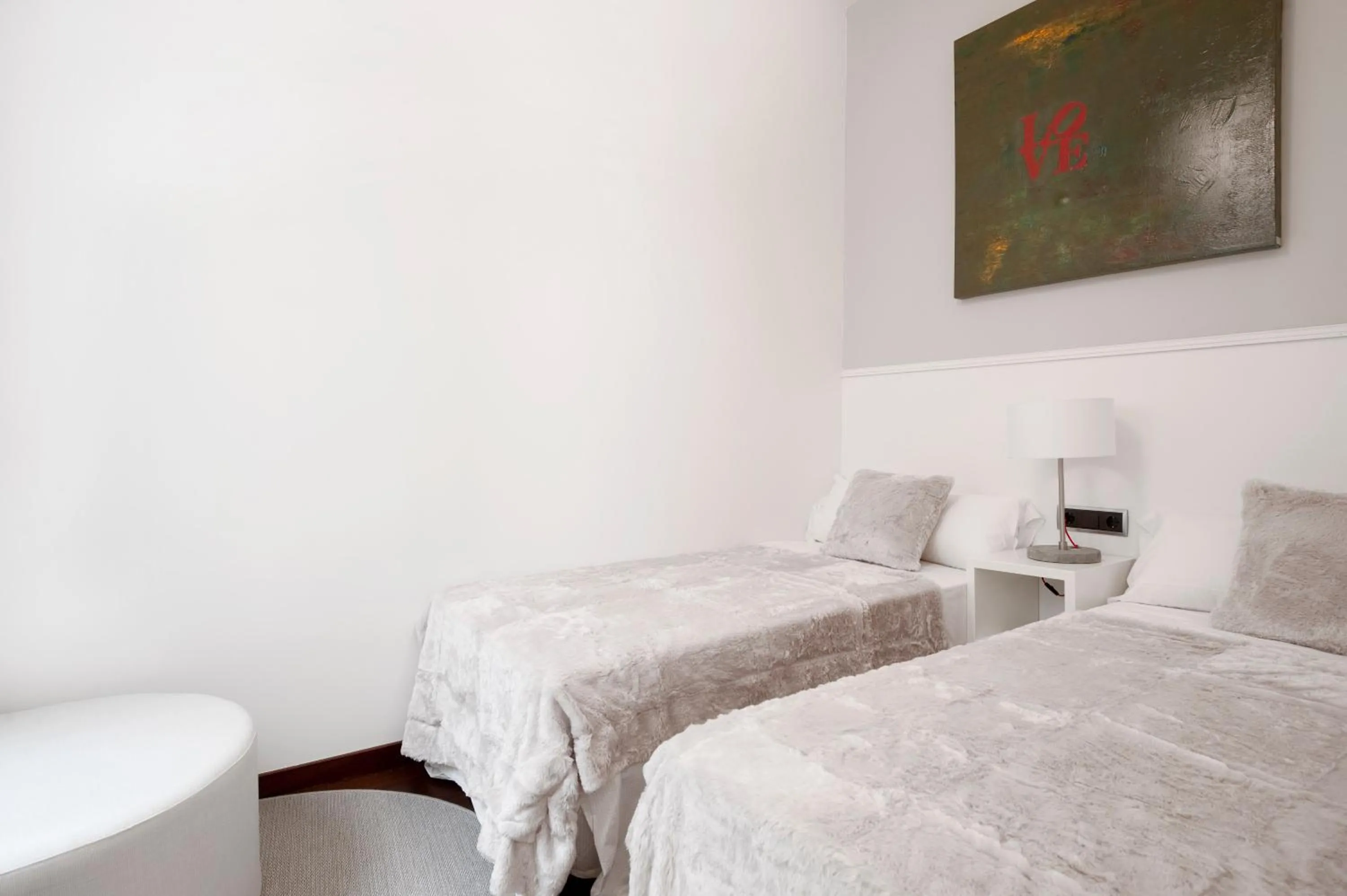 Bedroom, Bed in You Stylish El Born Apartments