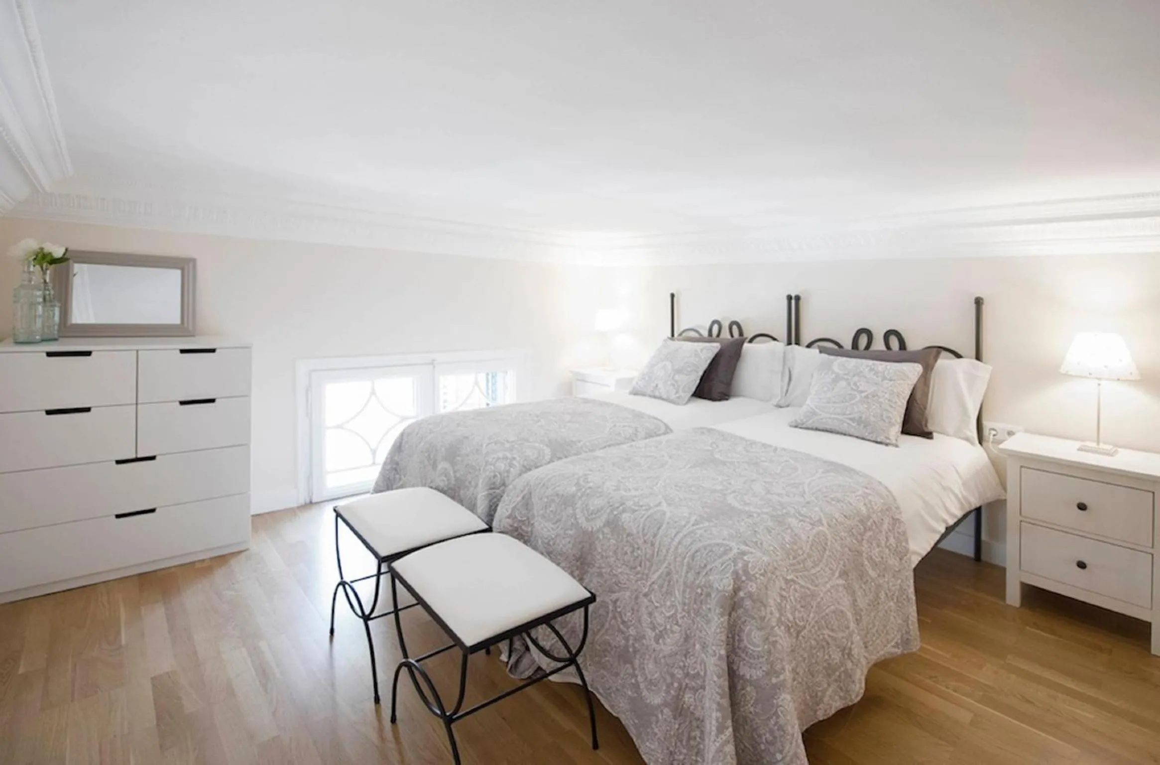 Bedroom, Bed in You Stylish El Born Apartments