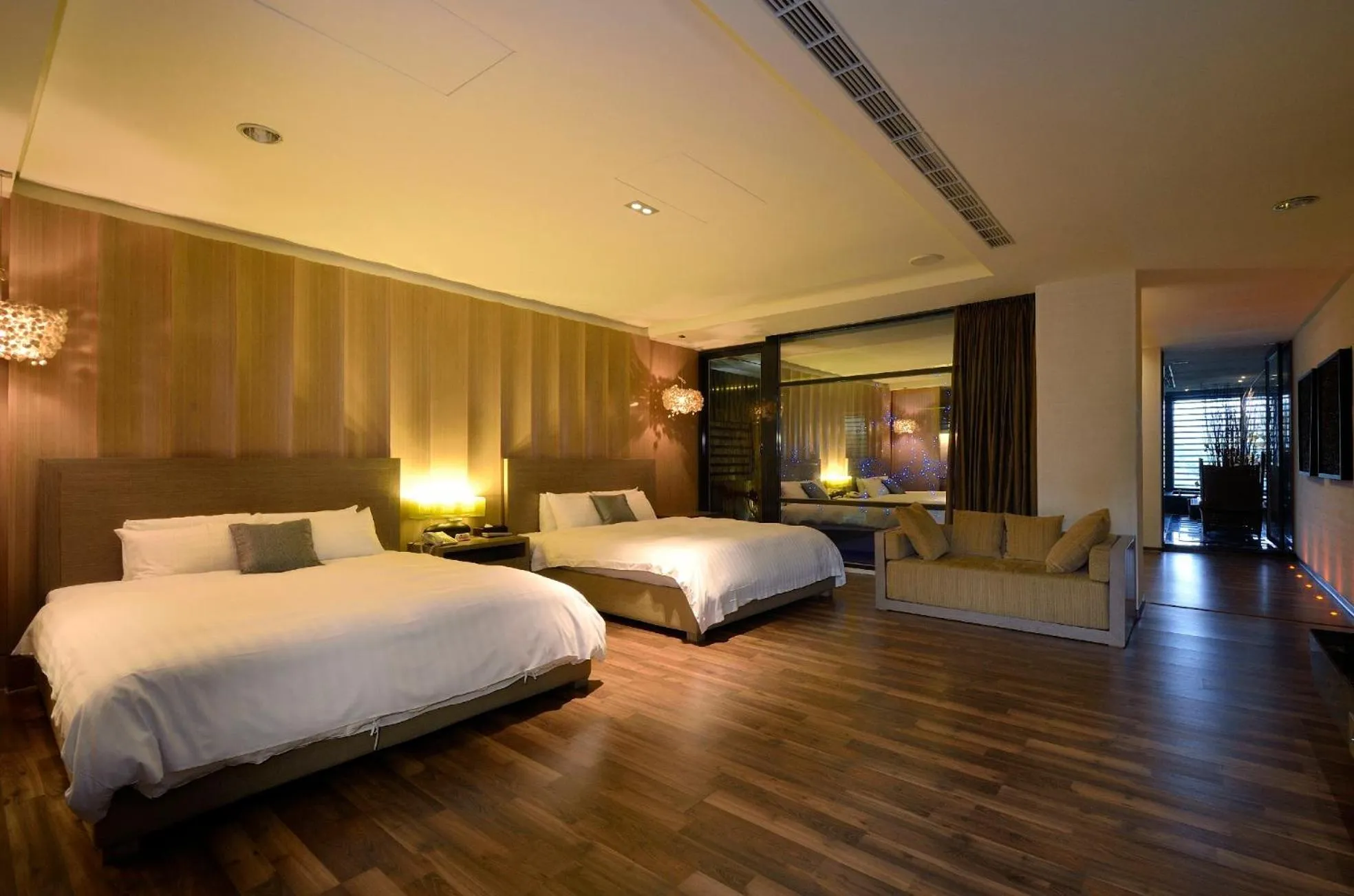 Bed in The Sun Hot Spring & Resort