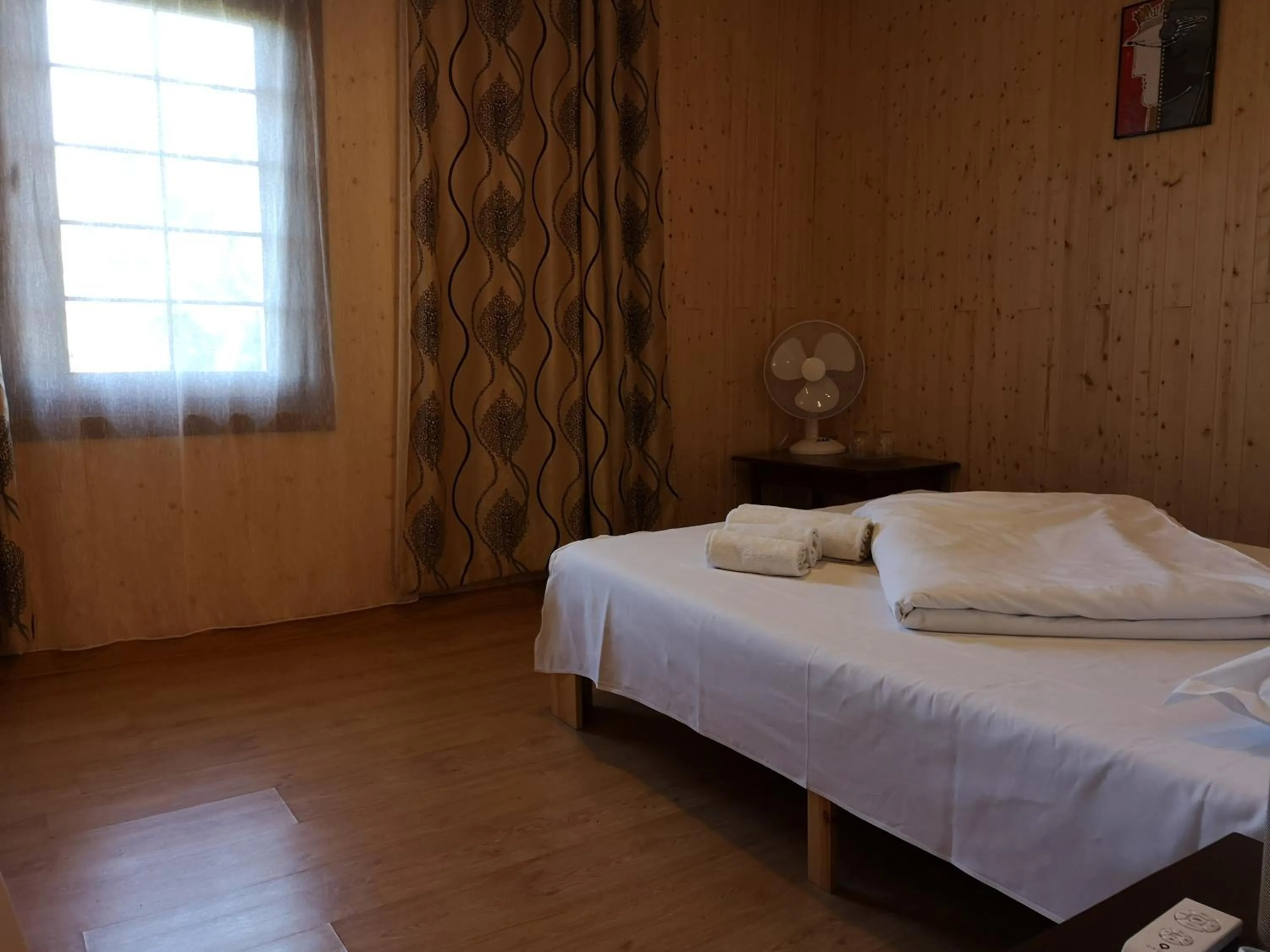 Photo of the whole room, Bed in Marina Park