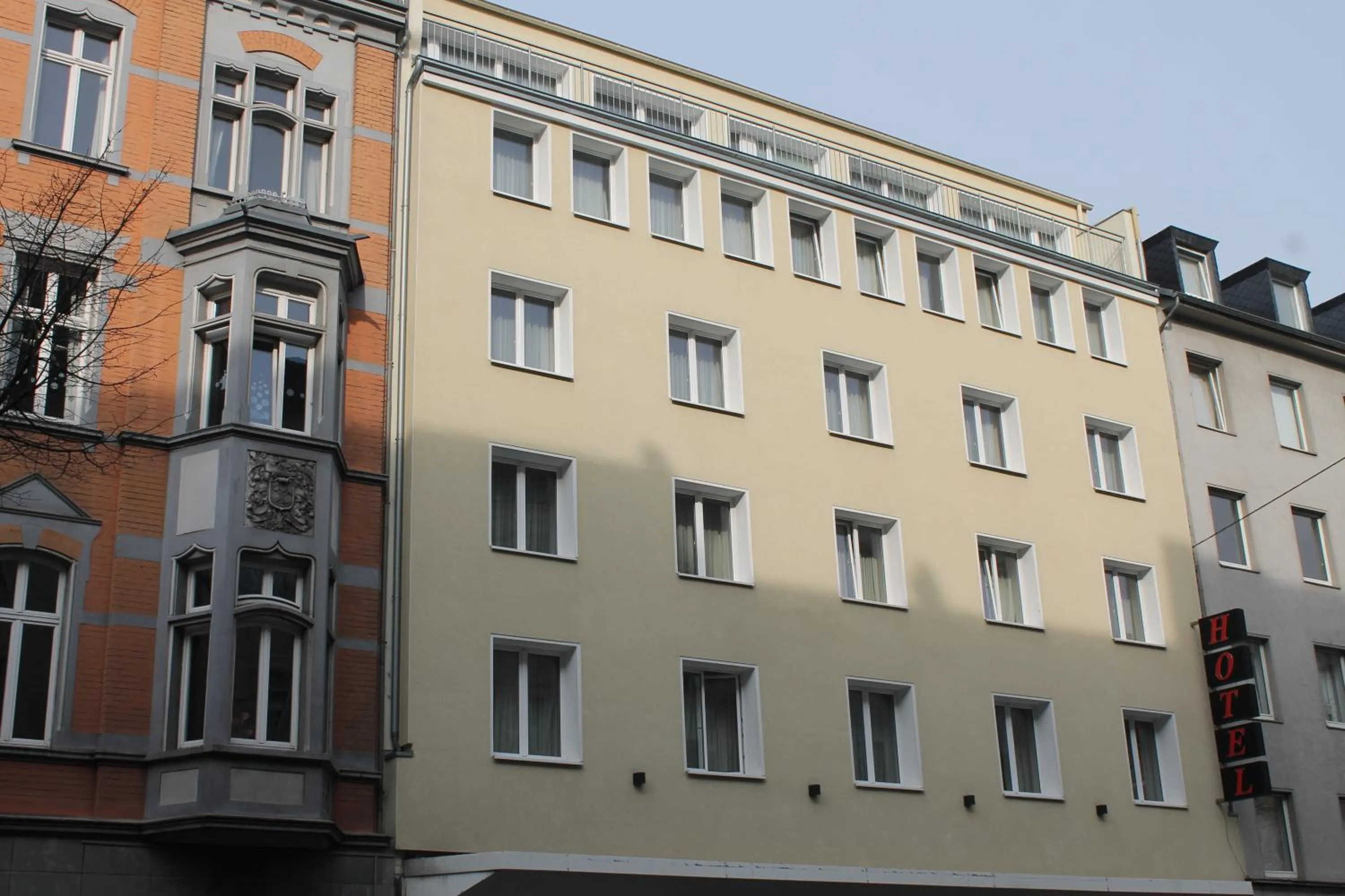 Property Building in Monopol Hotel