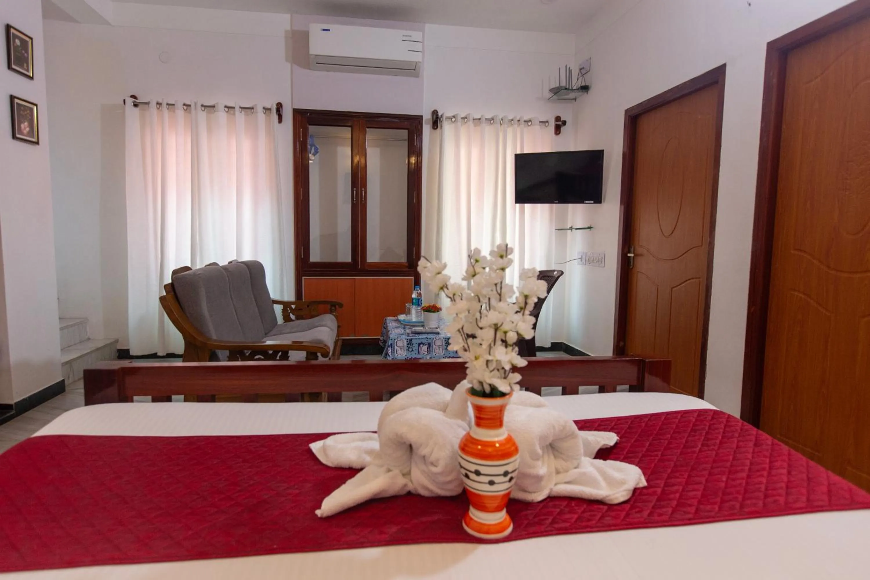 TV and multimedia, Bed in Sunflower Villa