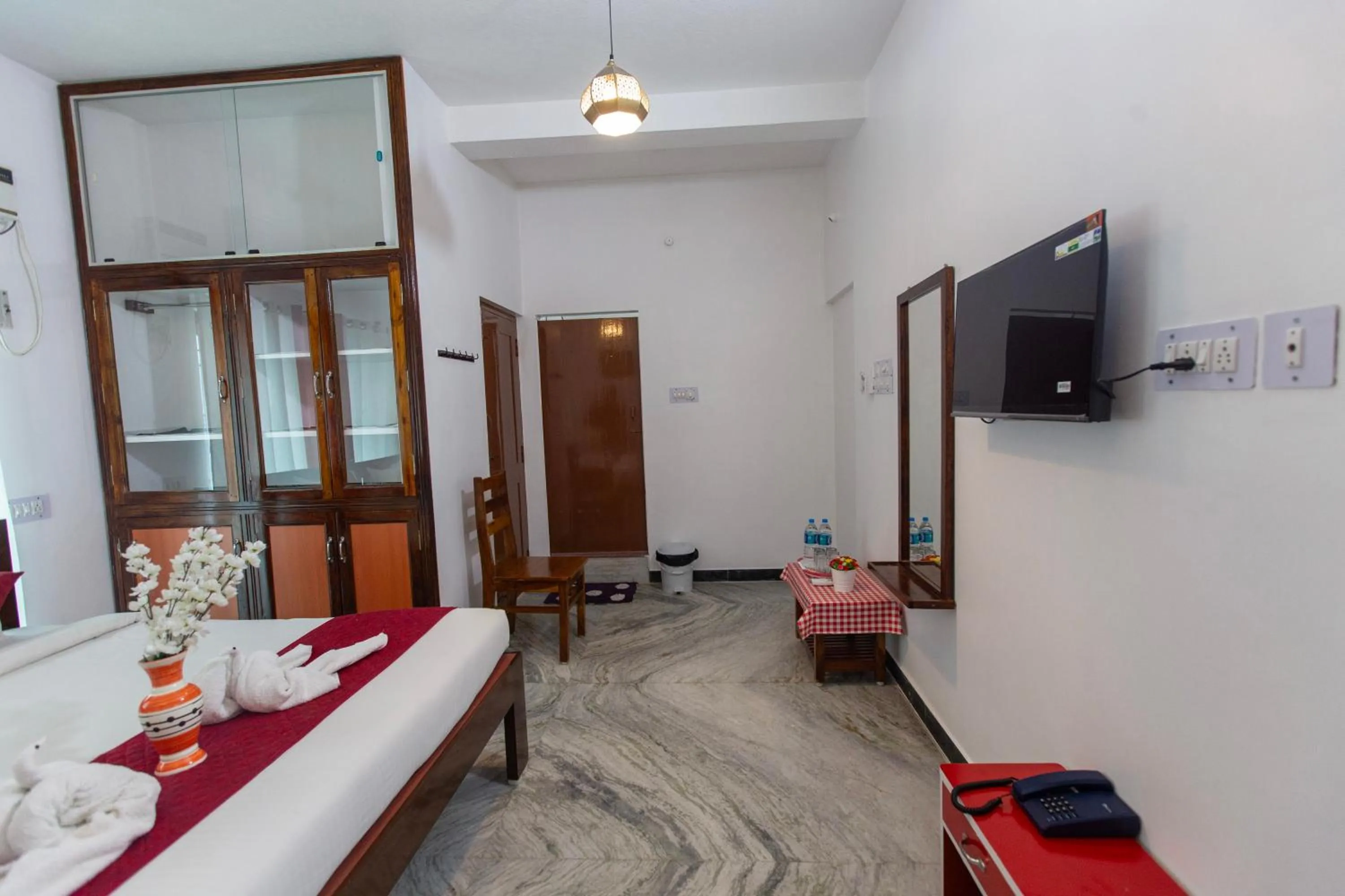 TV and multimedia, Bed in Sunflower Villa