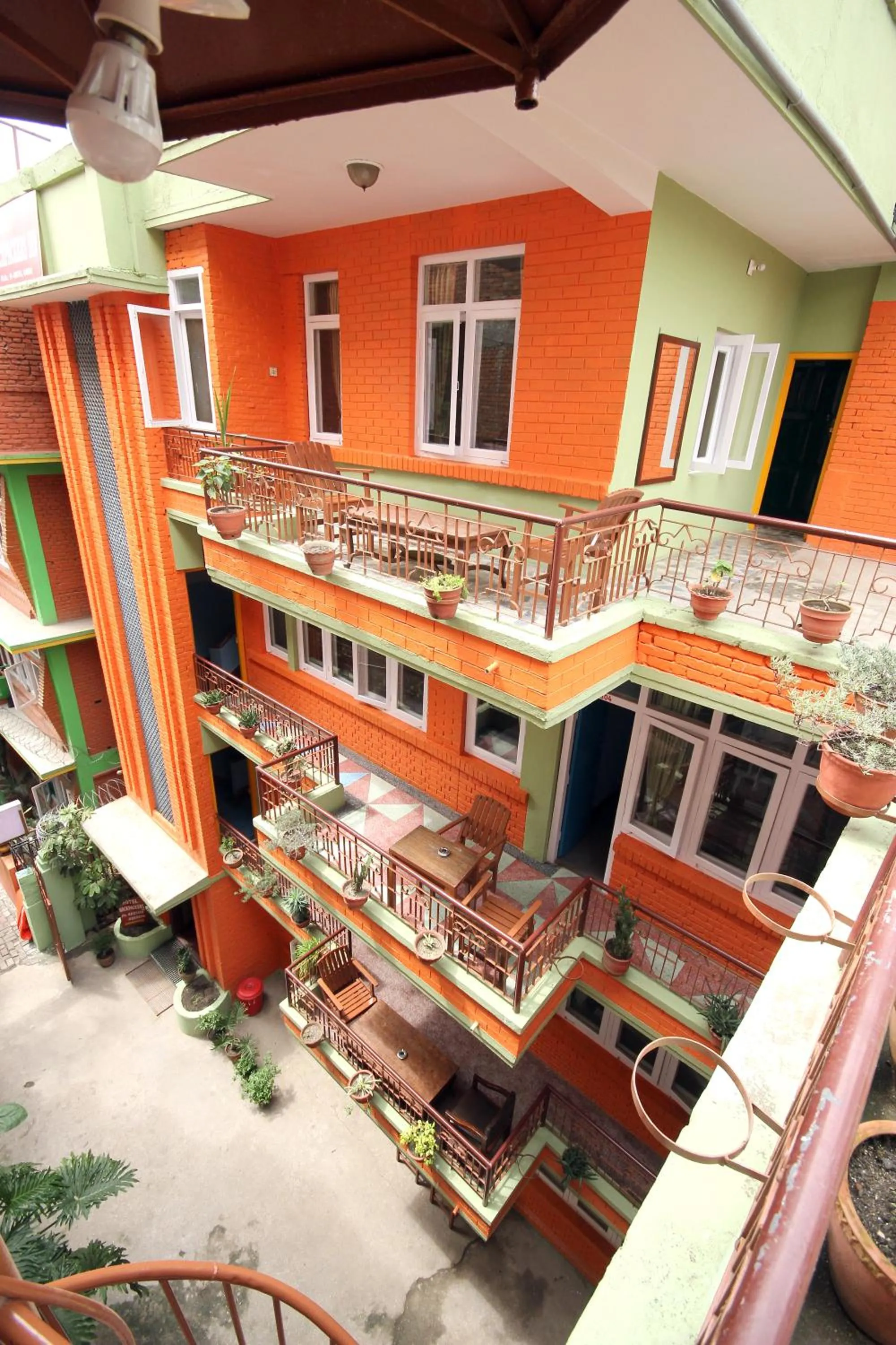 Balcony/Terrace in hotel Backpackers inn