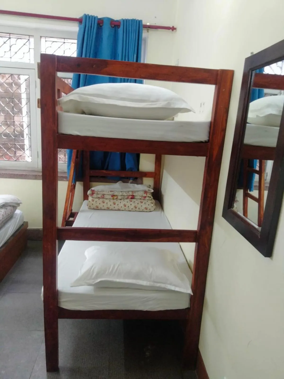 Bed in hotel Backpackers inn