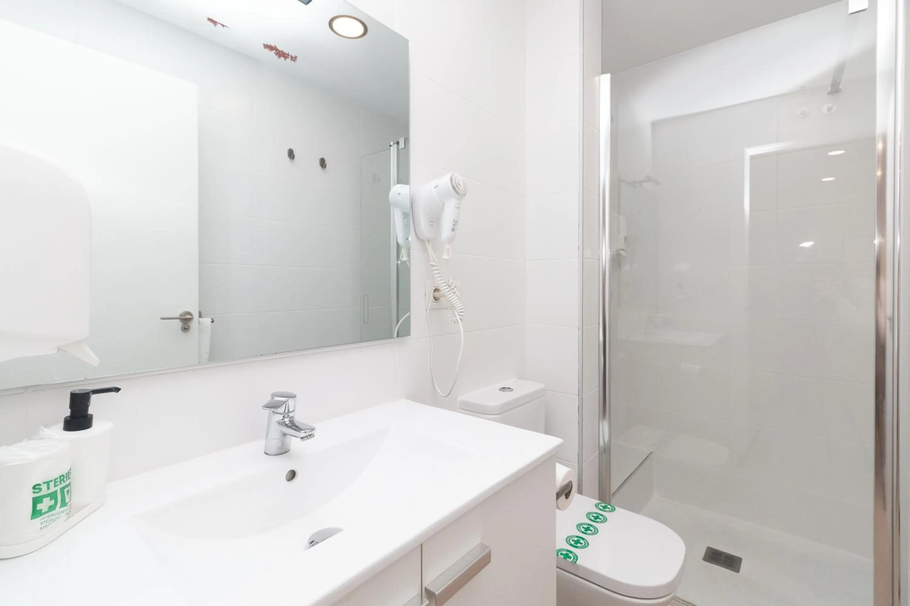 Shower in BET Apartments - Reig