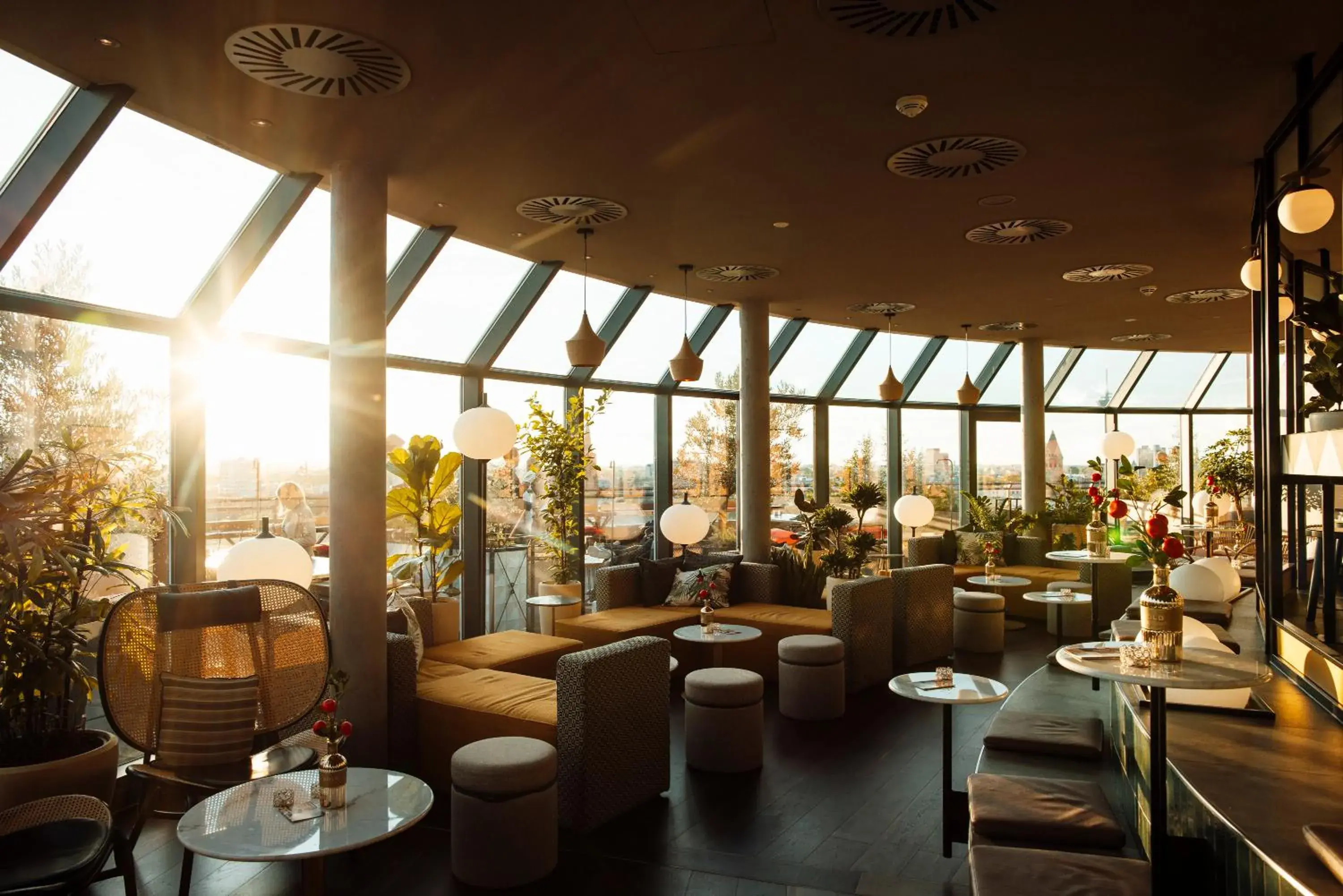 Restaurant/places to eat in Wasserturm Hotel Cologne, Curio Collection by Hilton Restaurant/places to eat in Wasserturm Hotel Cologne, Curio Collection by Hilton