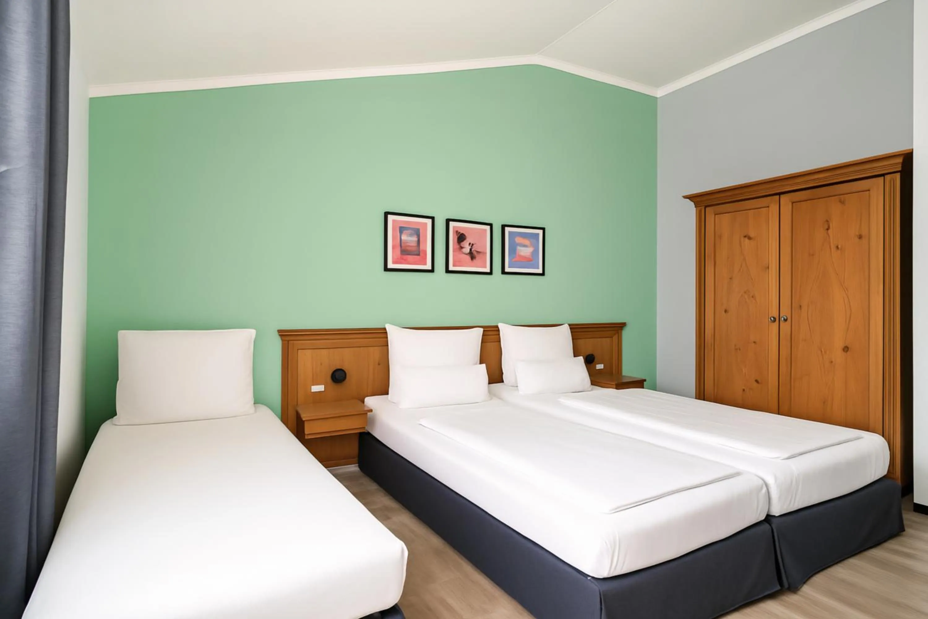 Bed in Garner Hotel Munich - Messe by IHG