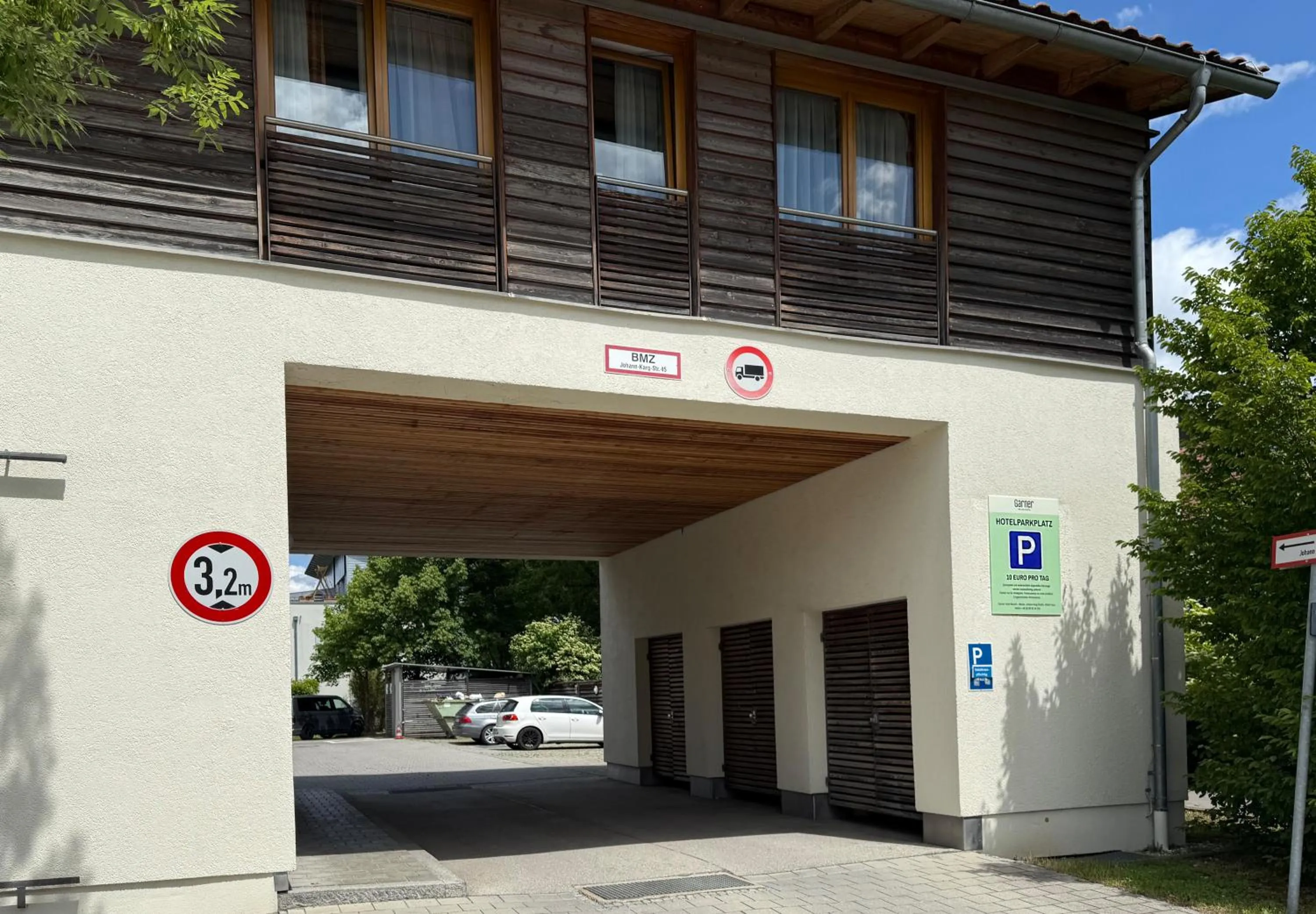 Parking in Garner Hotel Munich - Messe by IHG