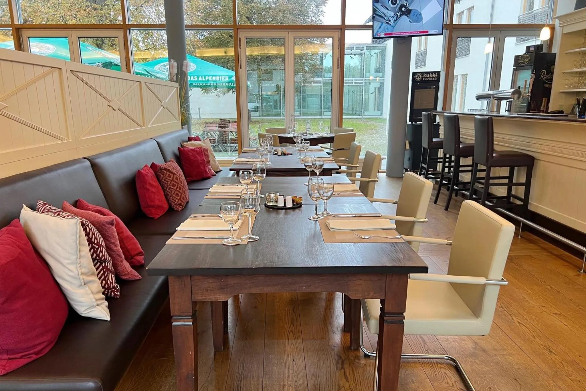 Restaurant/places to eat in Garner Hotel Munich - Messe by IHG