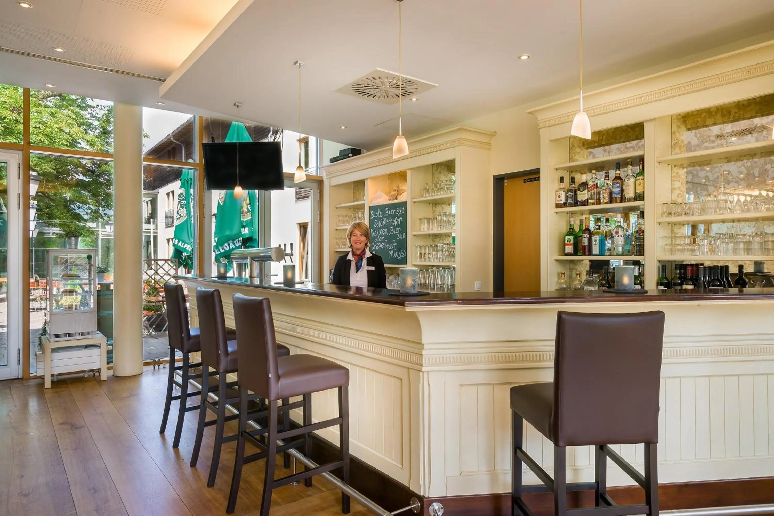 Lounge or bar in Garner Hotel Munich - Messe by IHG