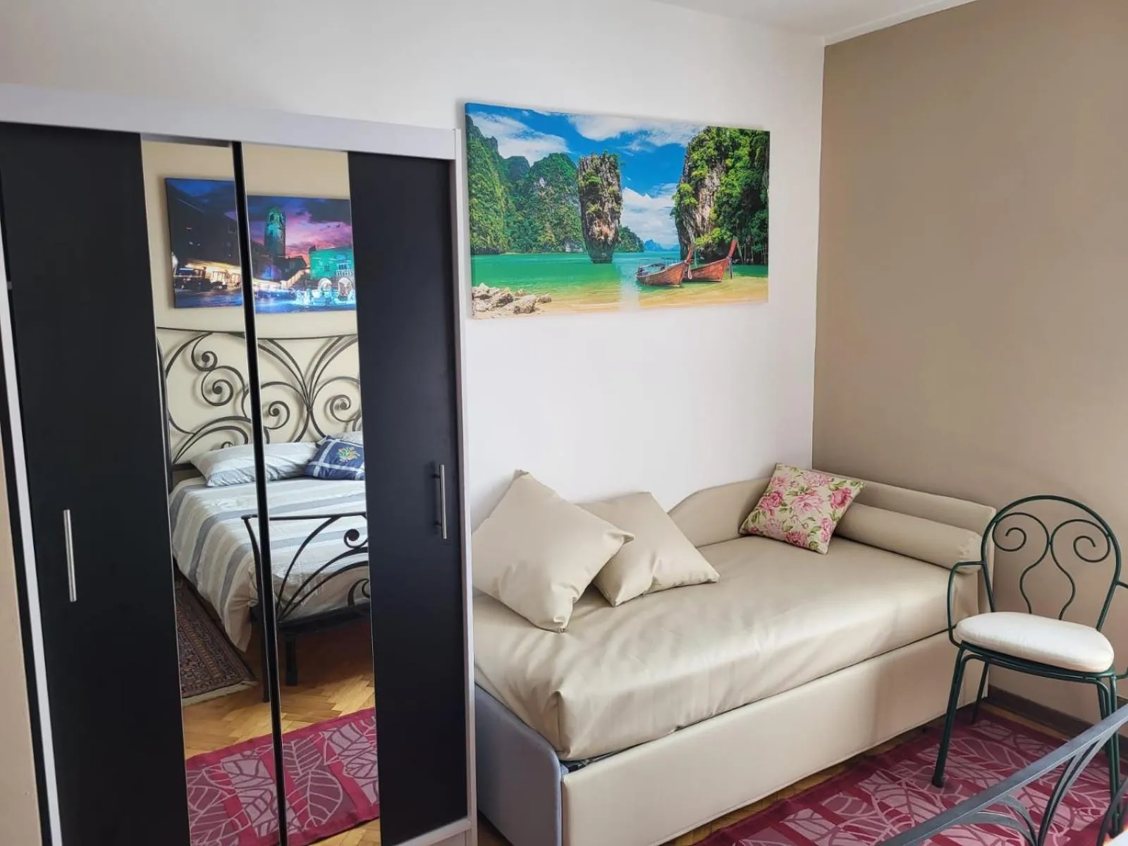 wardrobe in B&B RUFHOUSE