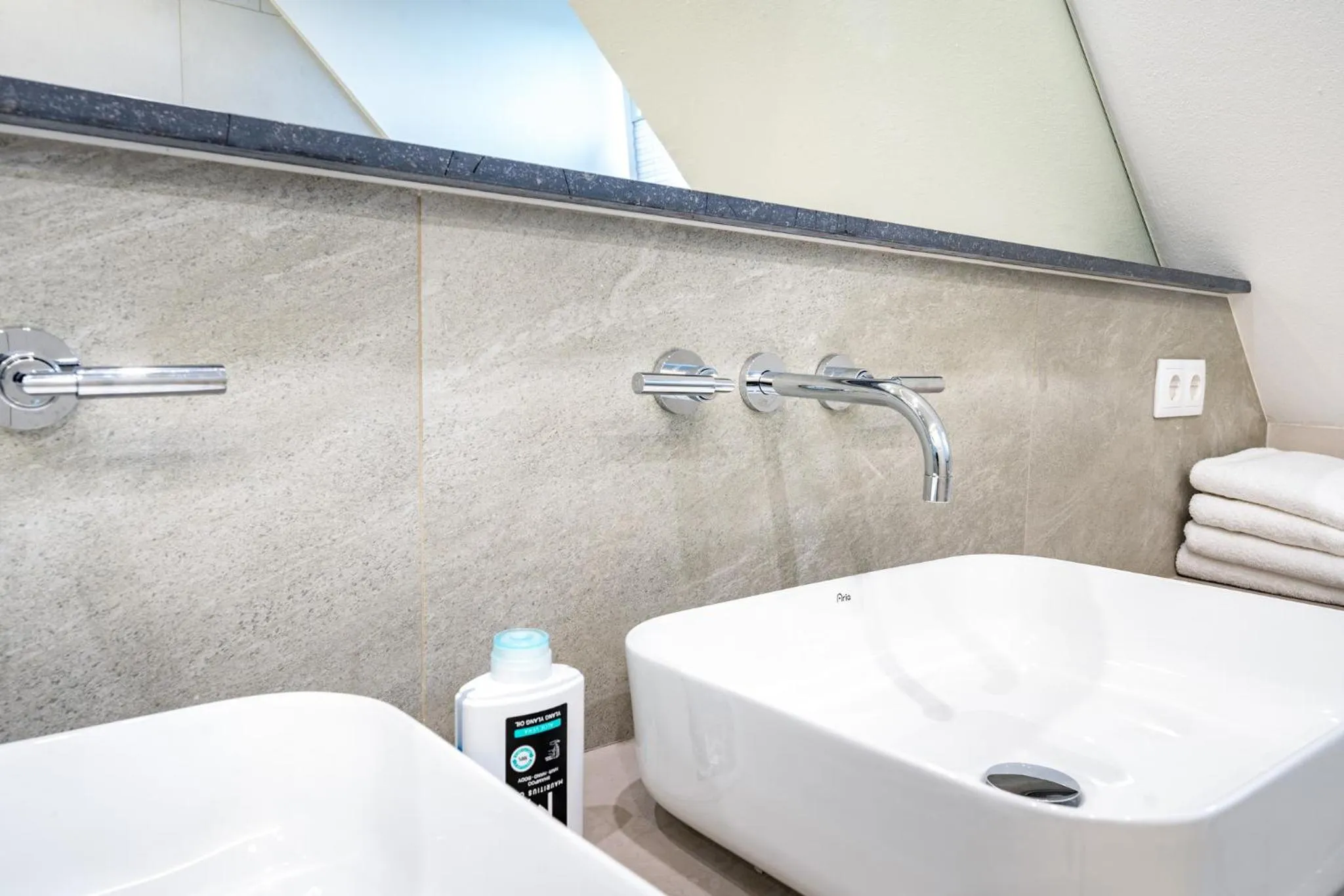 Shower in HOTEL Am Spichernplatz