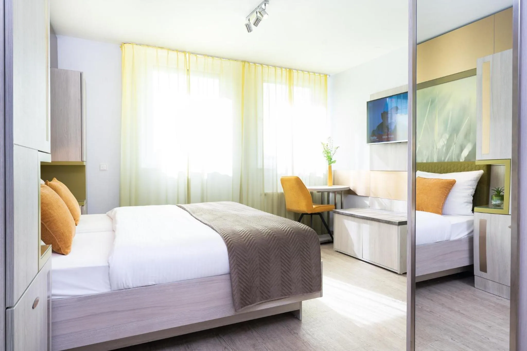 Photo of the whole room, Bed in HOTEL Am Spichernplatz