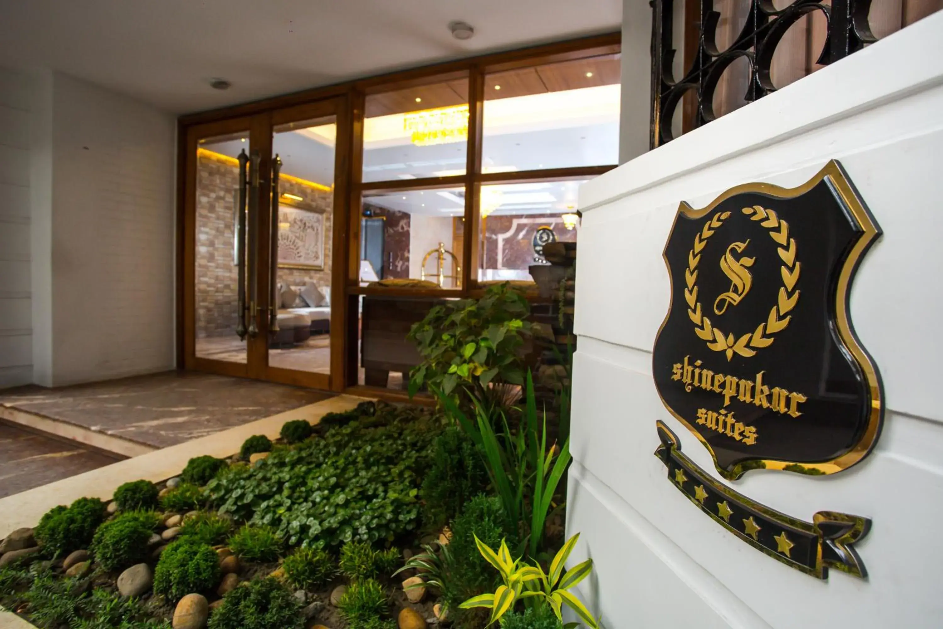 Facade/entrance in Shinepukur Suites Facade/entrance in Shinepukur Suites