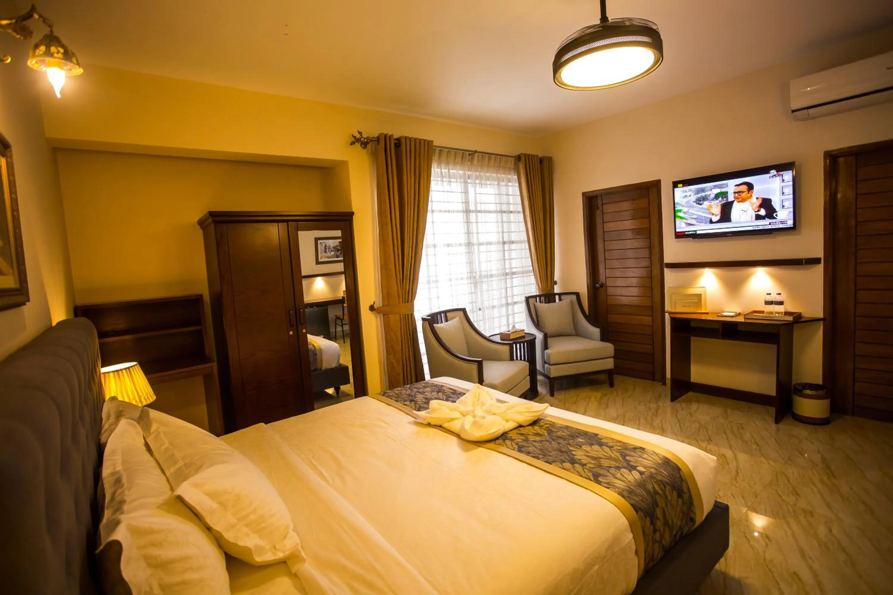 TV and multimedia, Bed in Shinepukur Suites