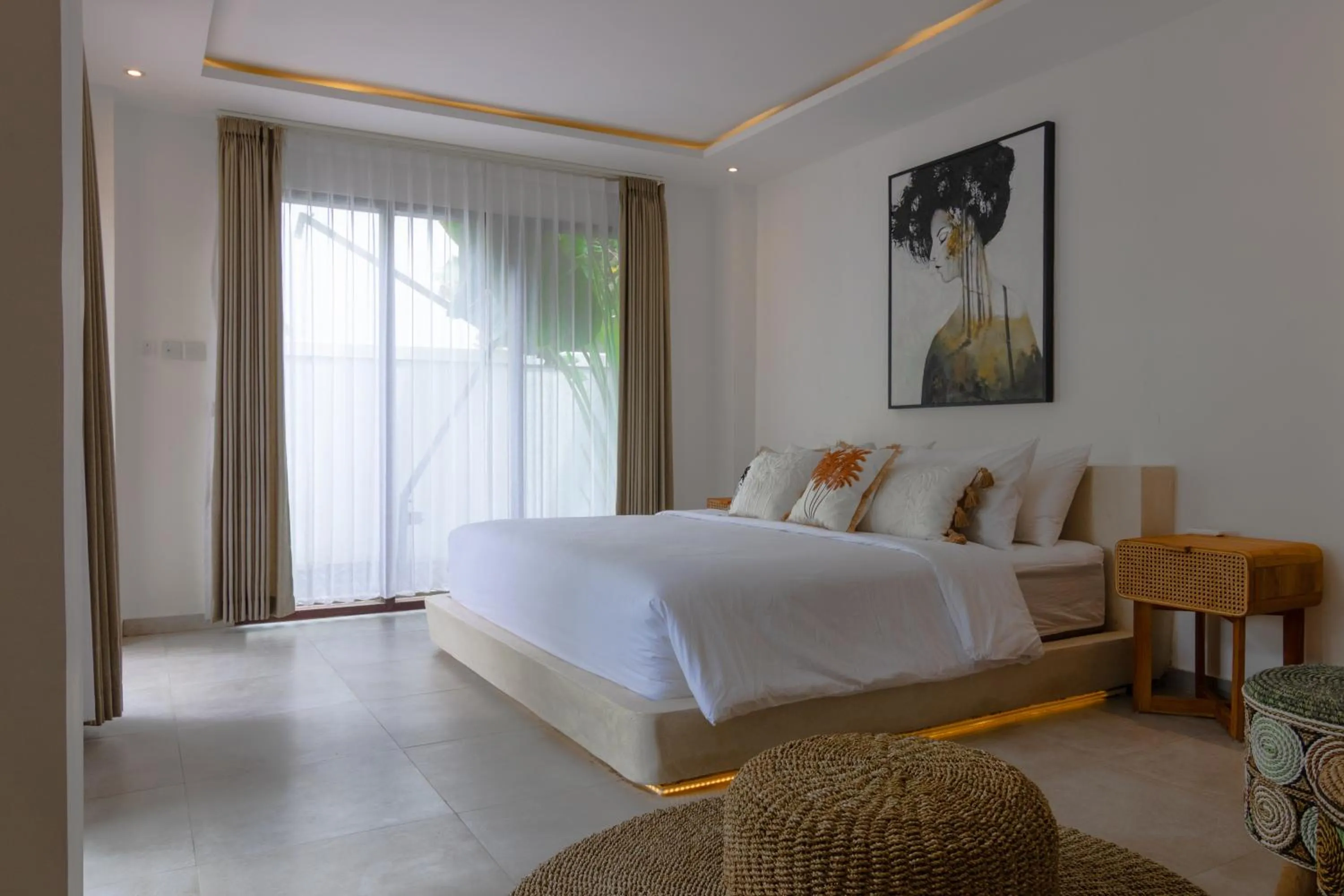 Bedroom, Bed in Nero North