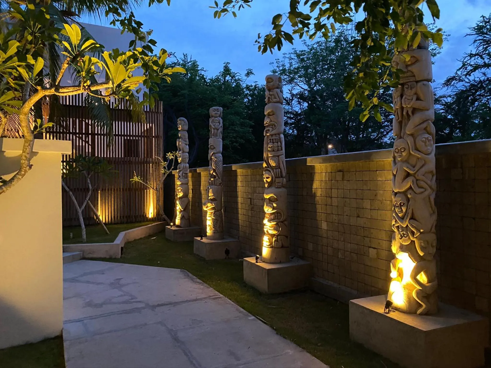 Facade/entrance in Nero North