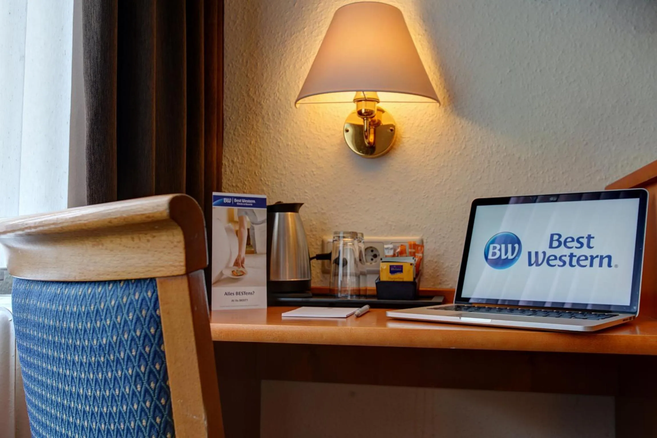 TV and multimedia in Sure Hotel by Best Western Ambassador Duesseldorf