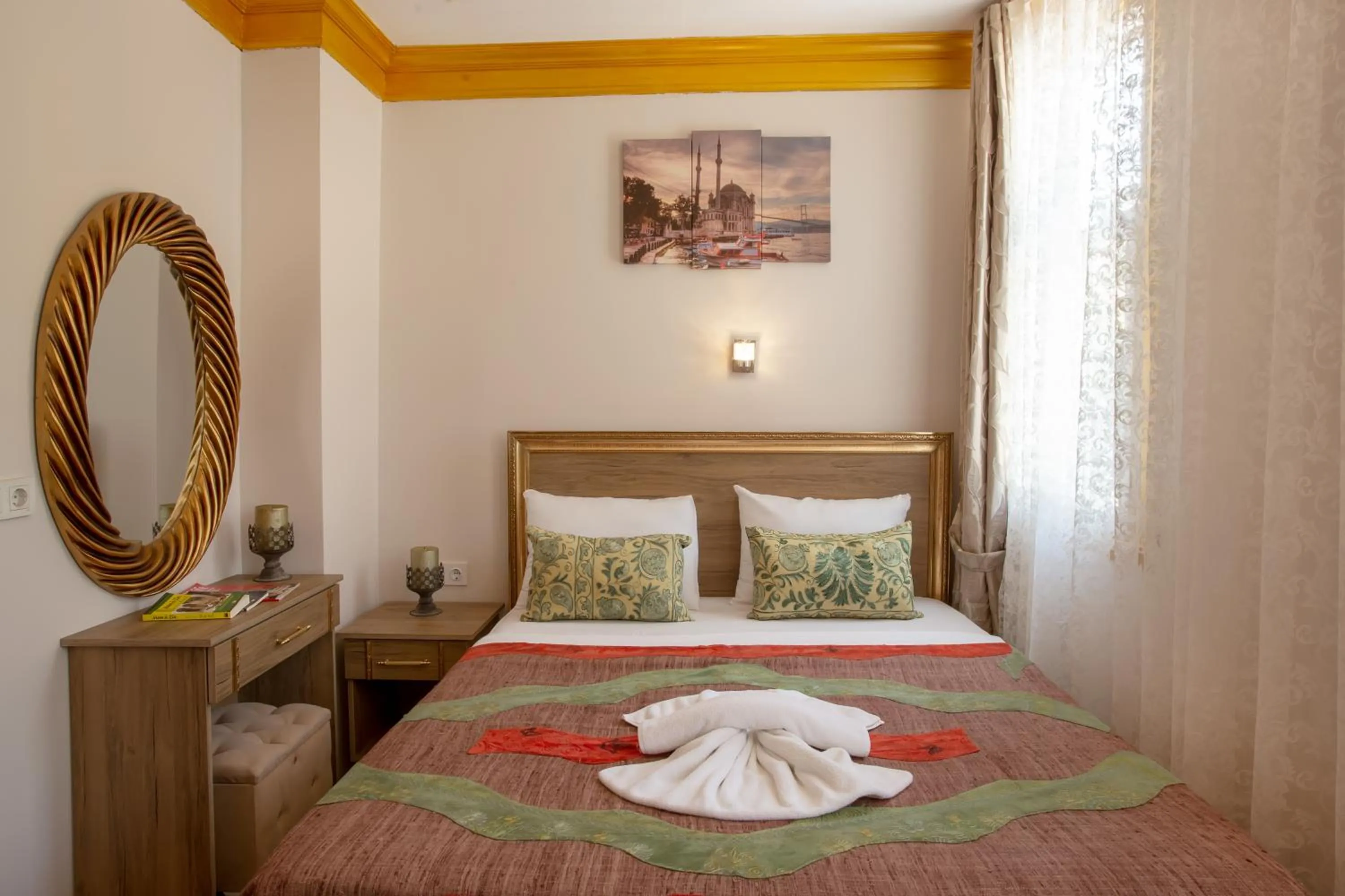 Photo of the whole room, Bed in April Story Apart Hotel