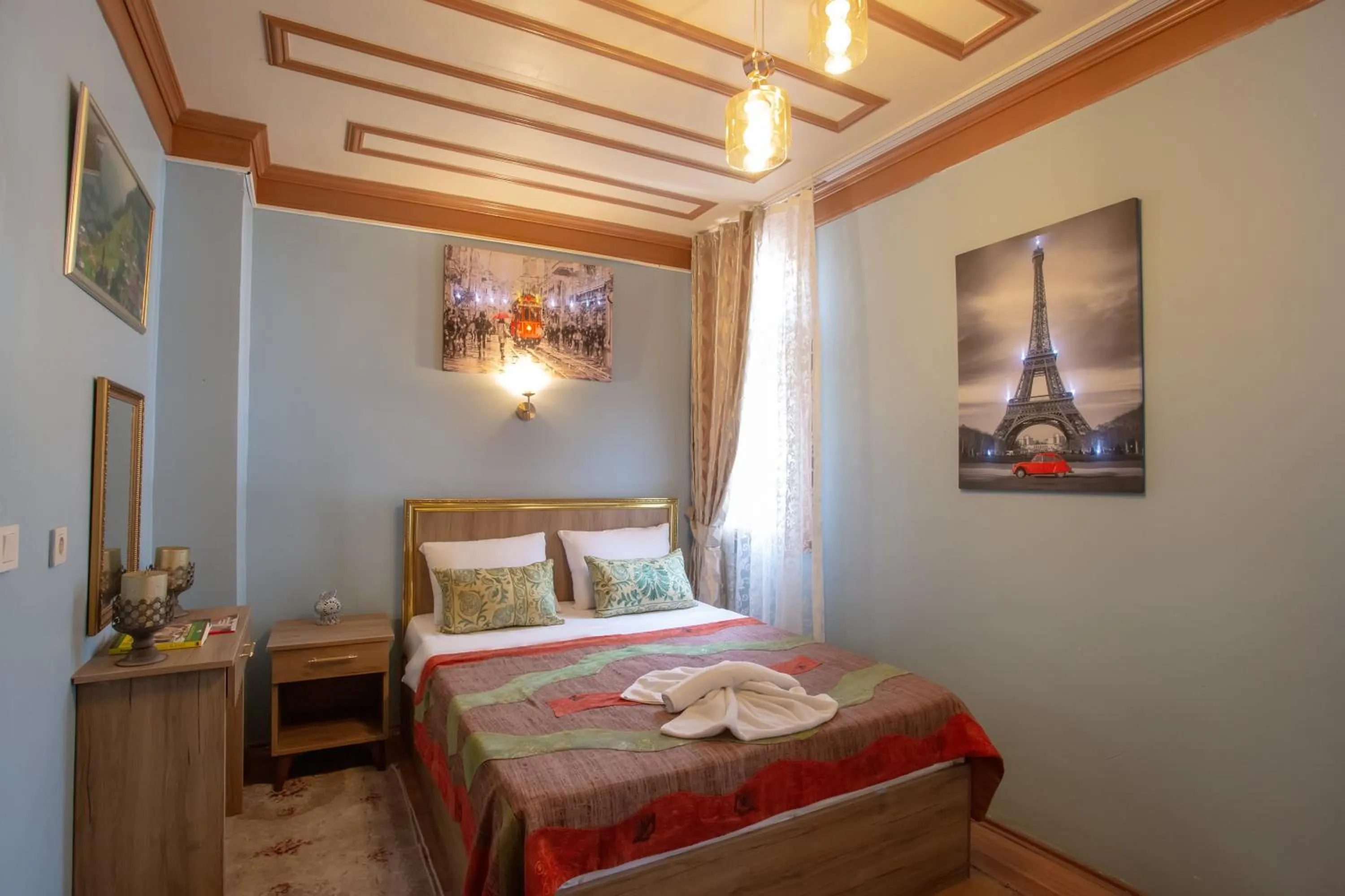 Photo of the whole room, Bed in April Story Apart Hotel