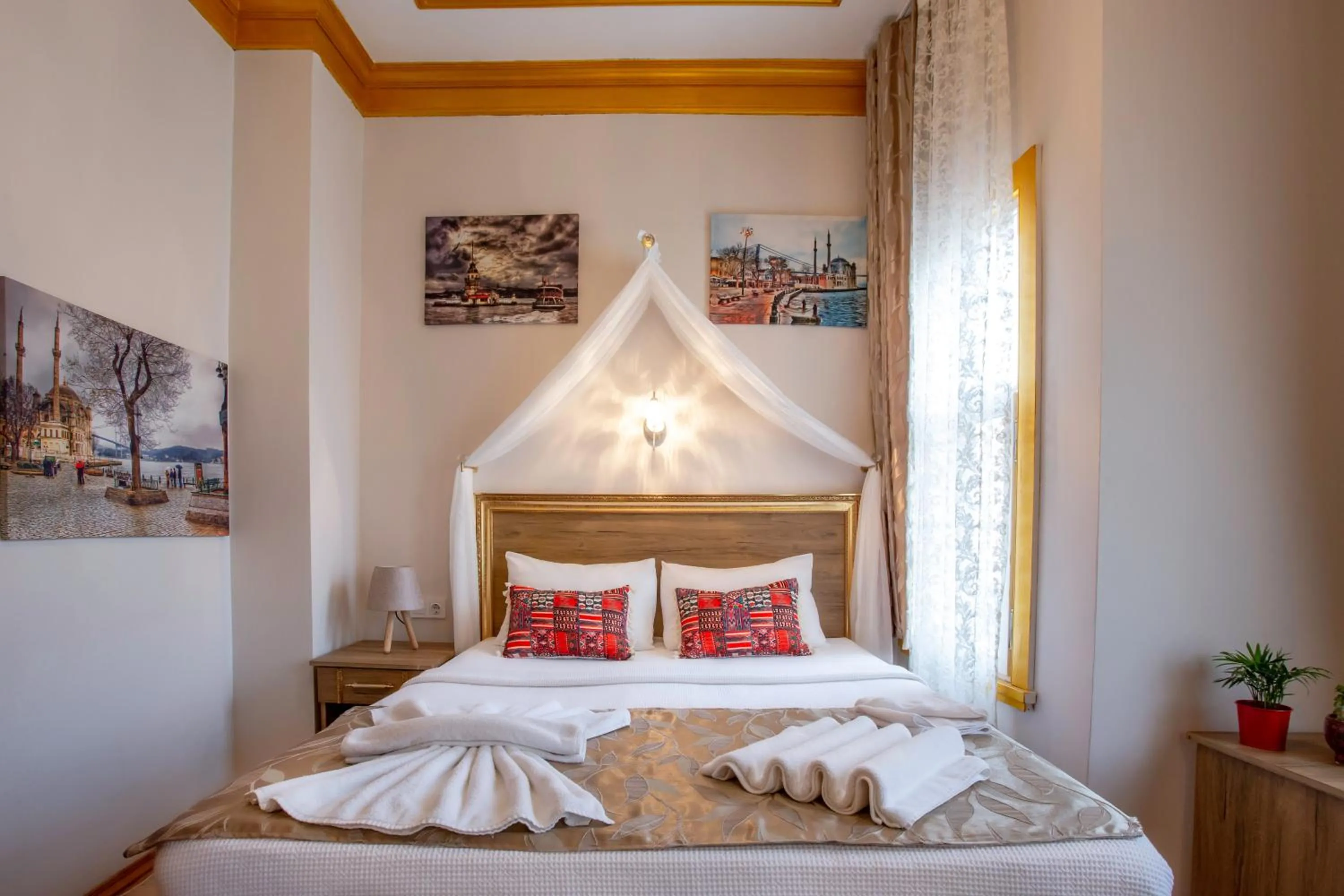 Bed in April Story Apart Hotel