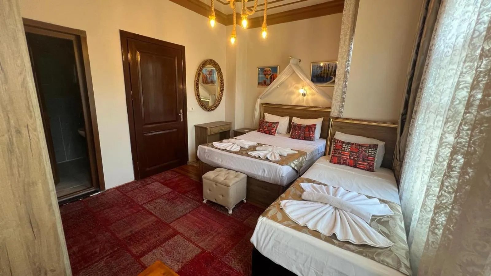 Photo of the whole room, Bed in April Story Apart Hotel