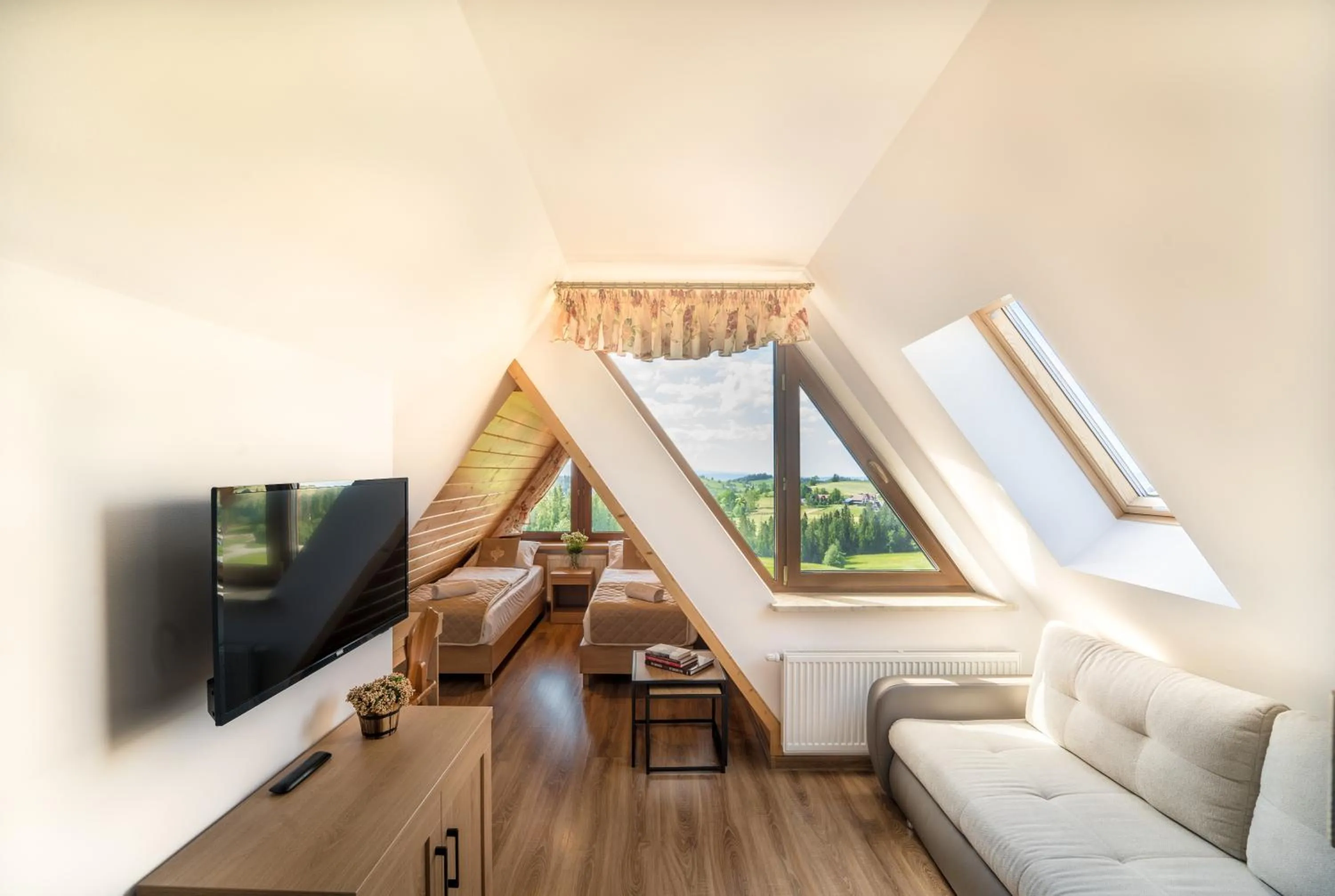 Photo of the whole room in Miodowy Dworek