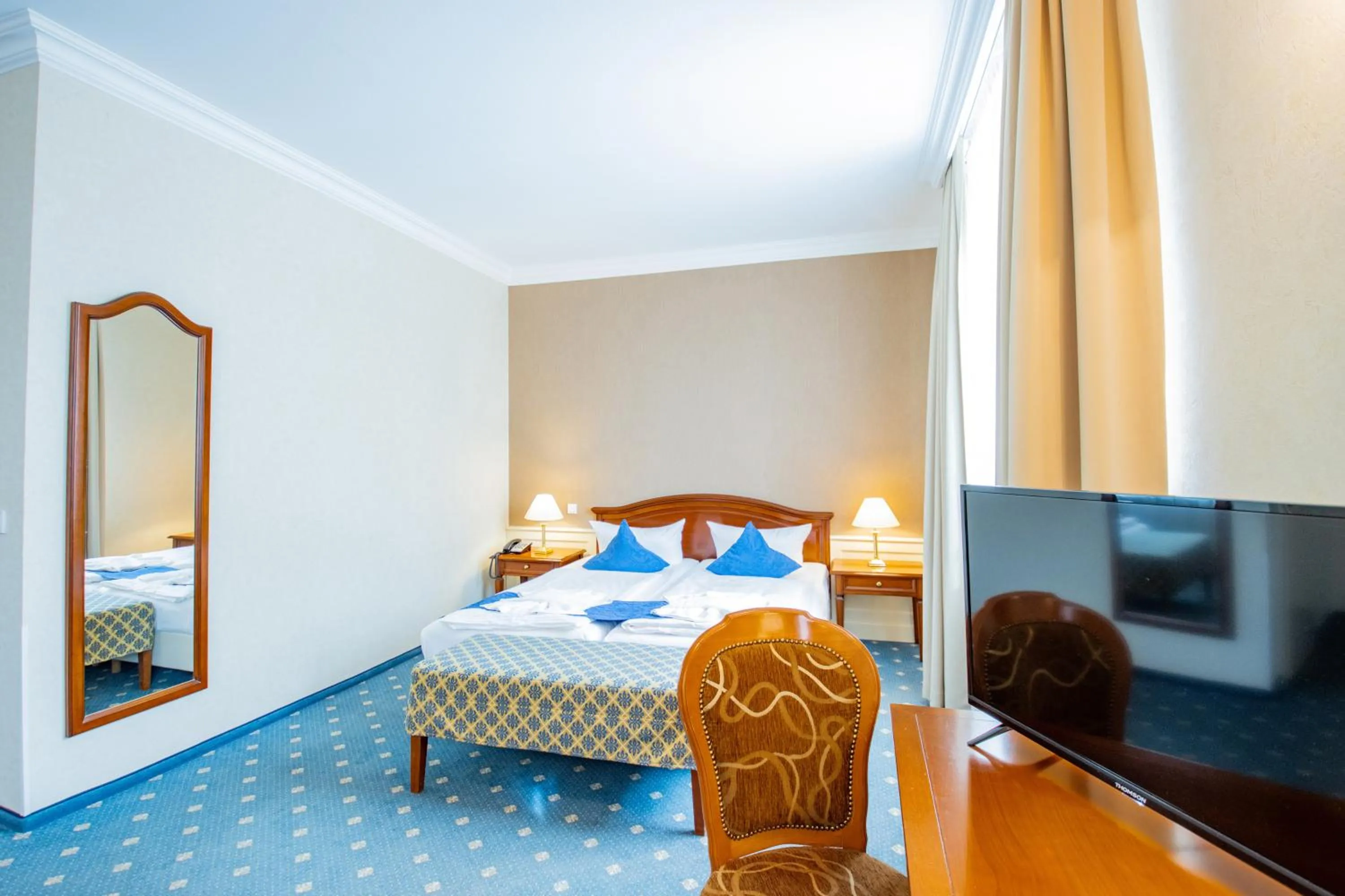 Photo of the whole room, Bed in SeeHotel Großräschen