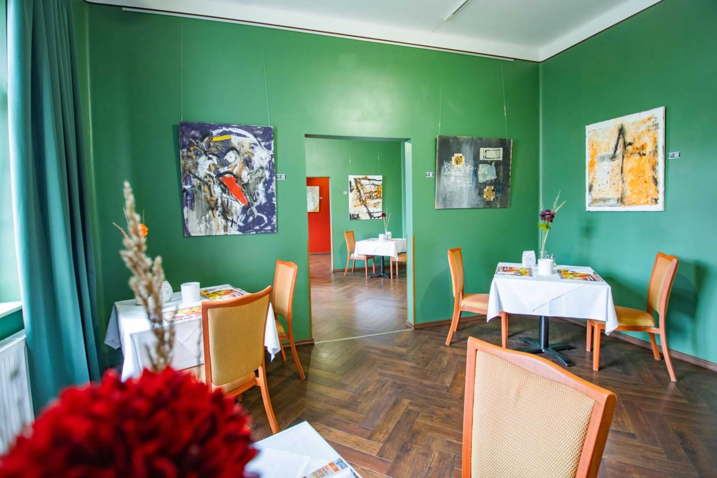 Restaurant/places to eat in SeeHotel Großräschen