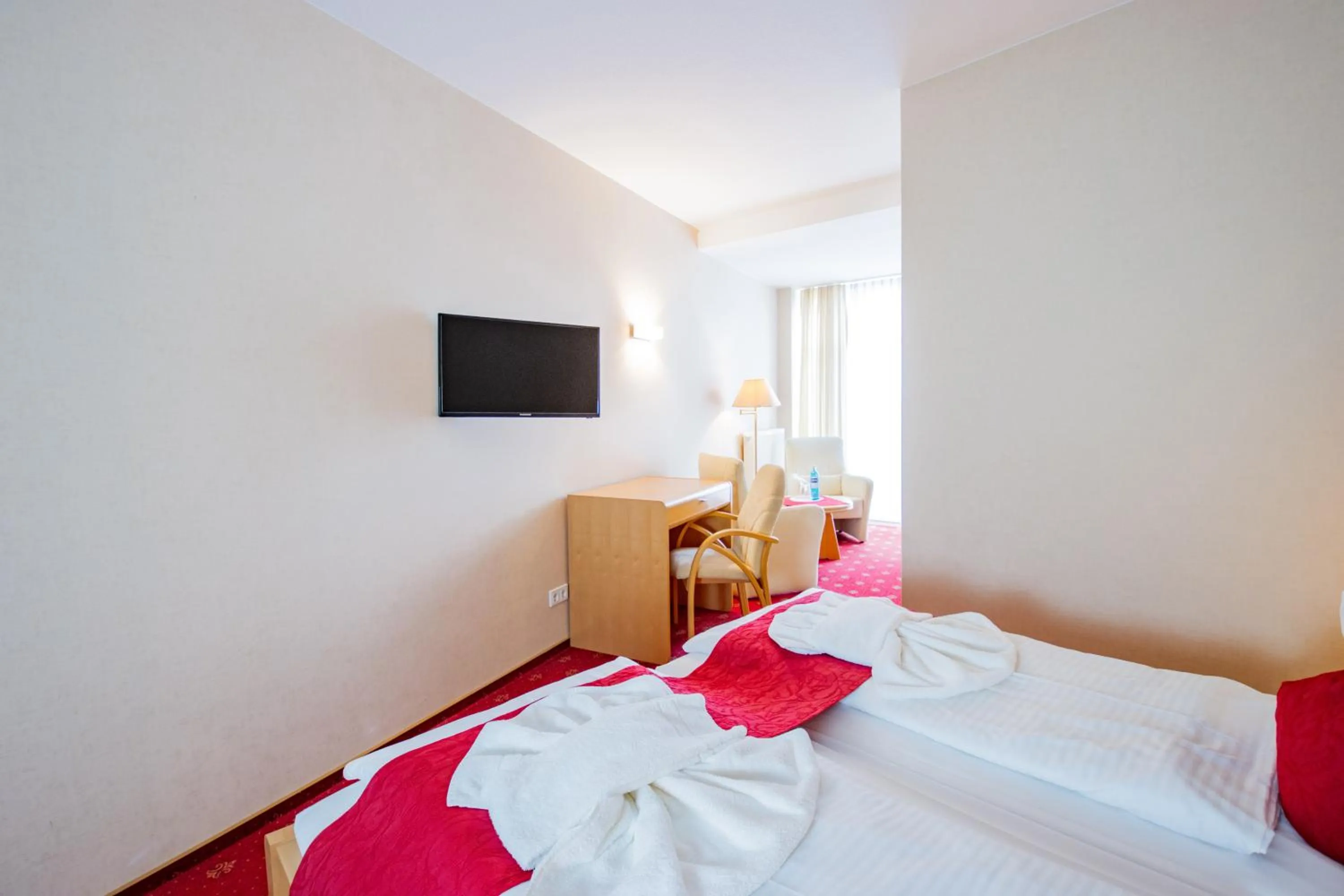 Photo of the whole room, Bed in SeeHotel Großräschen