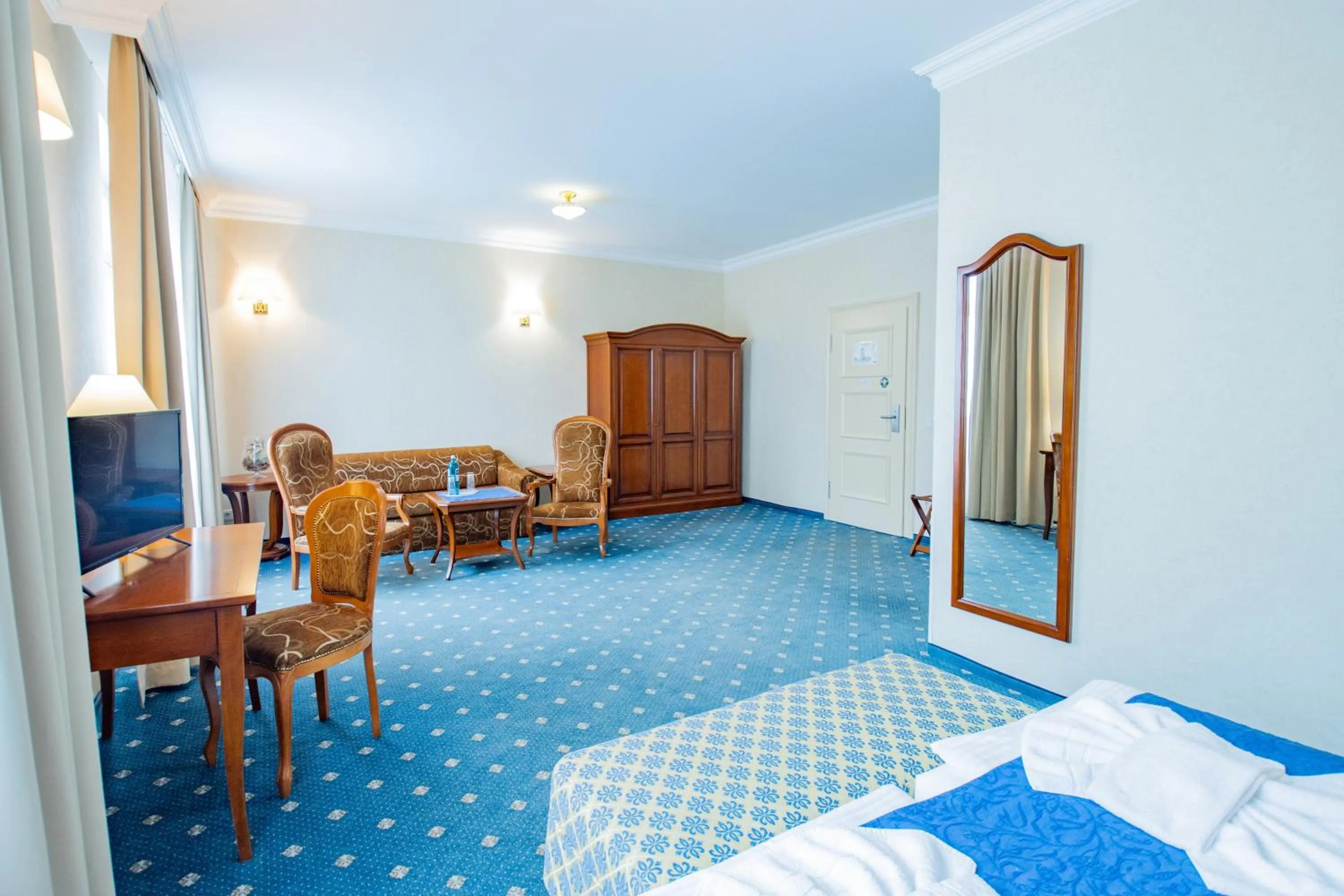 Photo of the whole room, Bed in SeeHotel Großräschen