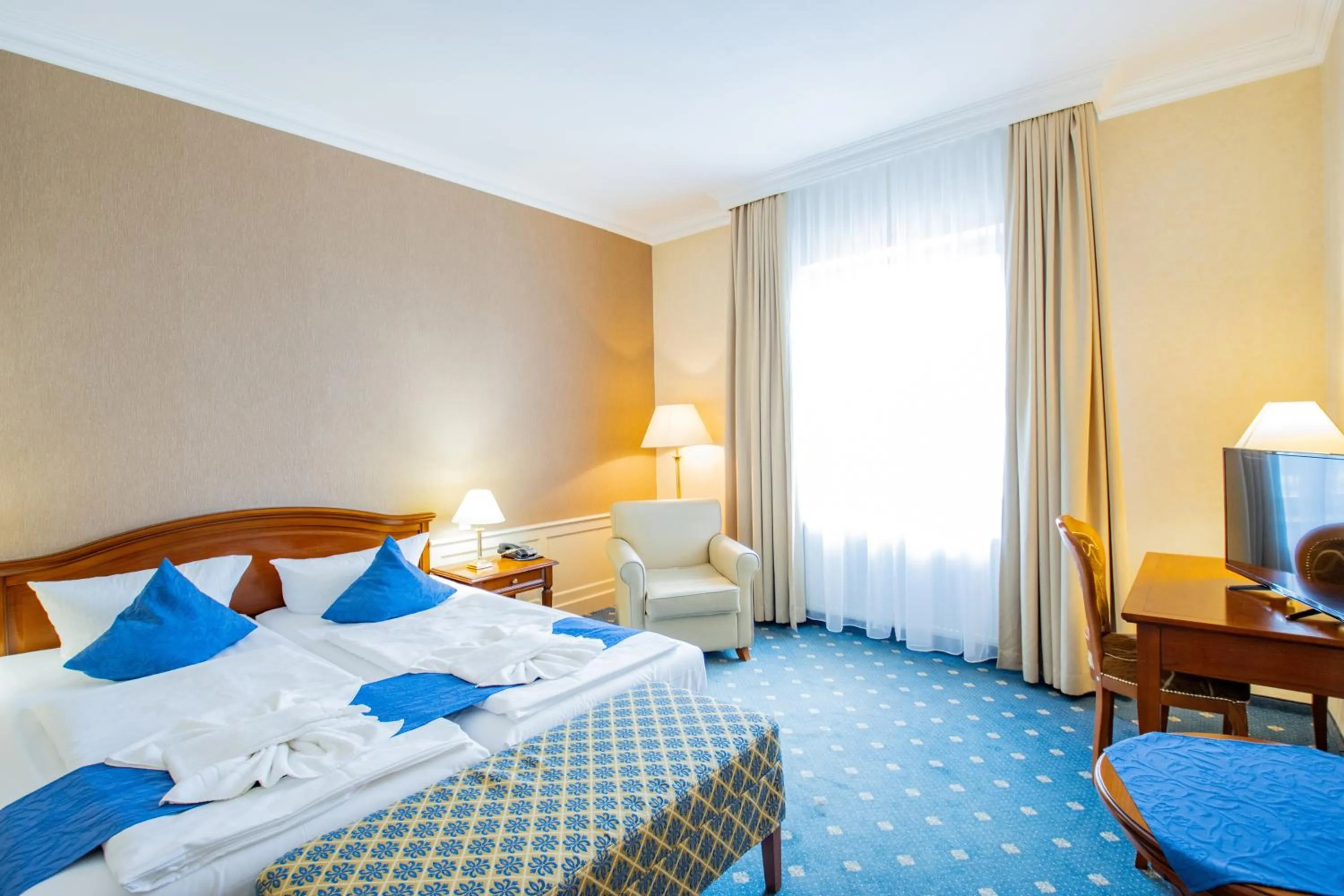 Photo of the whole room, Bed in SeeHotel Großräschen