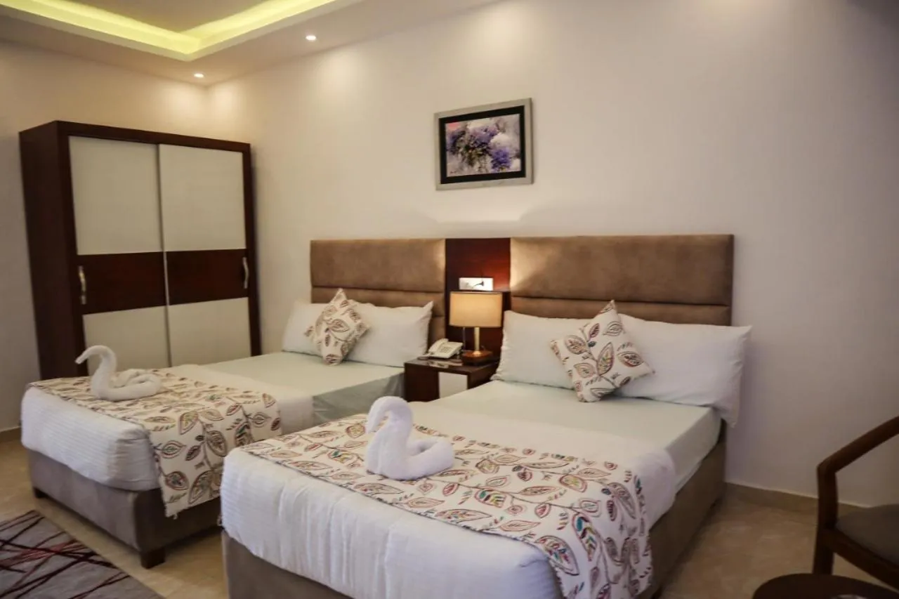 Bedroom, Bed in Jewel Matrouh Hotel
