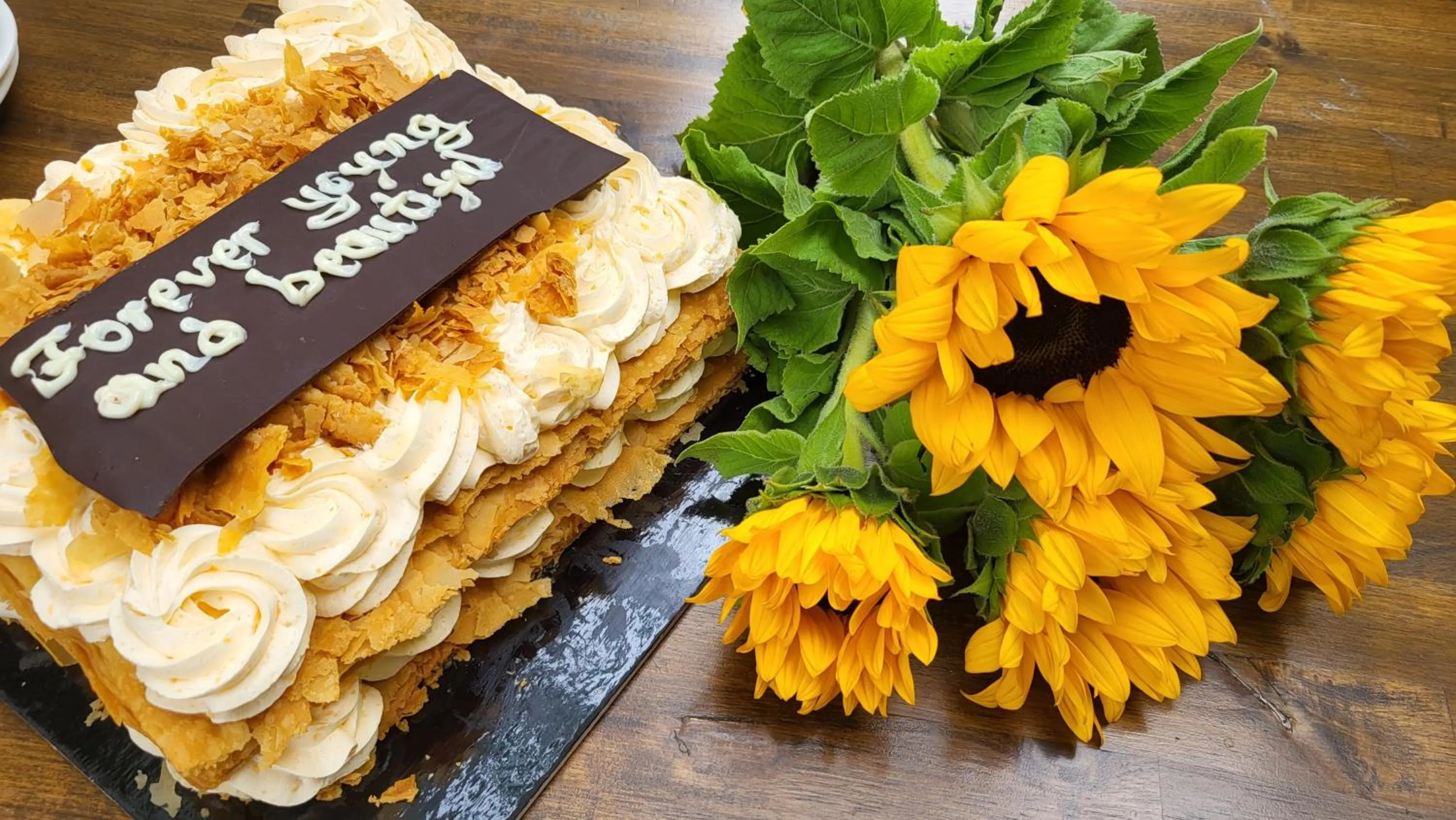 Food and drinks in Grand Boutique Hotel