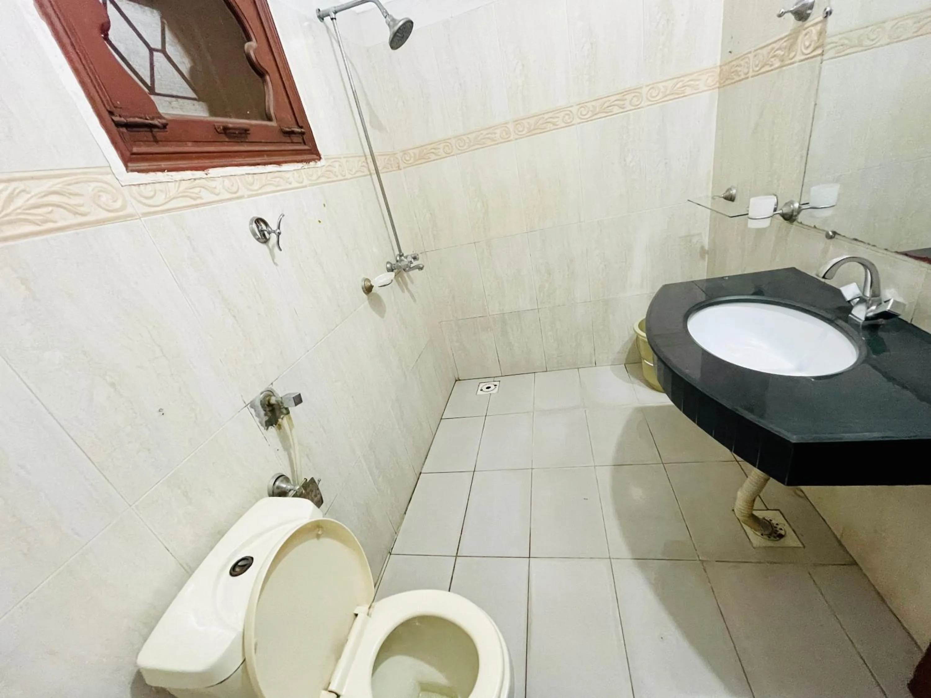 Bathroom in Hotel Serena Palace