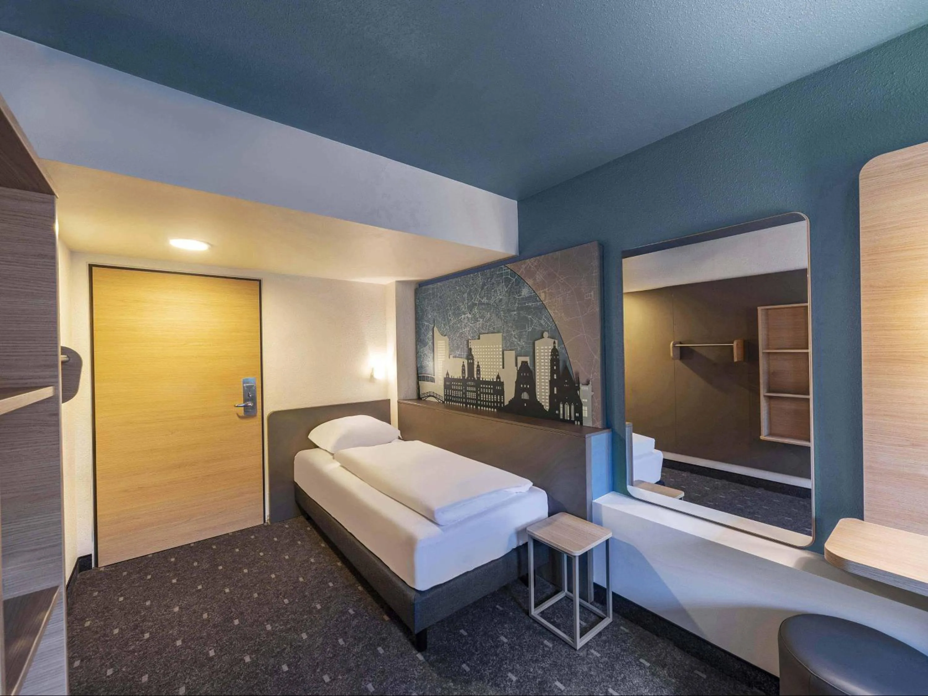 Photo of the whole room, Bed in B&B HOTEL Leipzig-Schönefeld