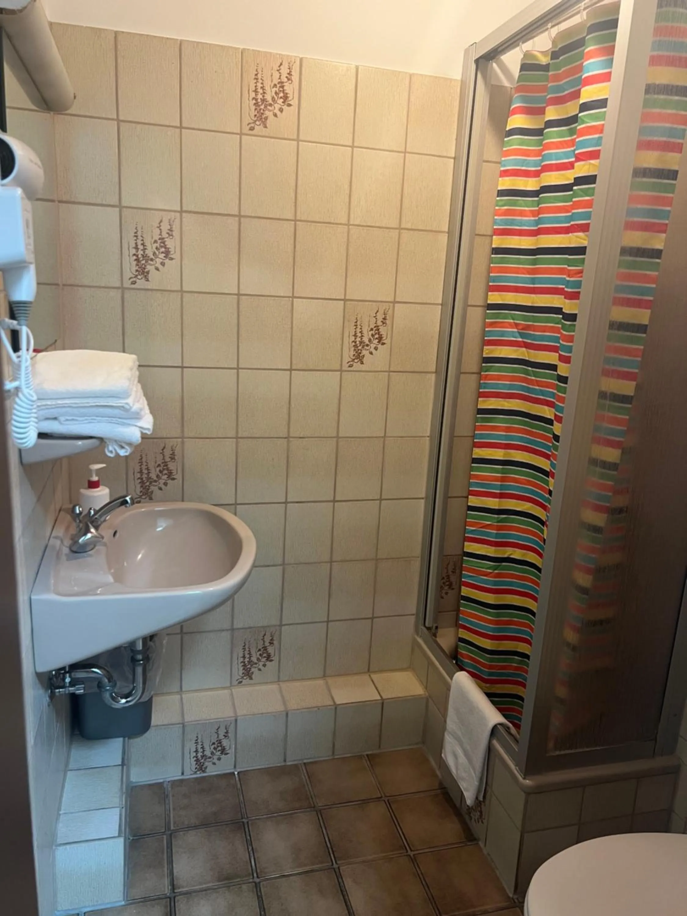 Bathroom in Hotel Am Flughafen